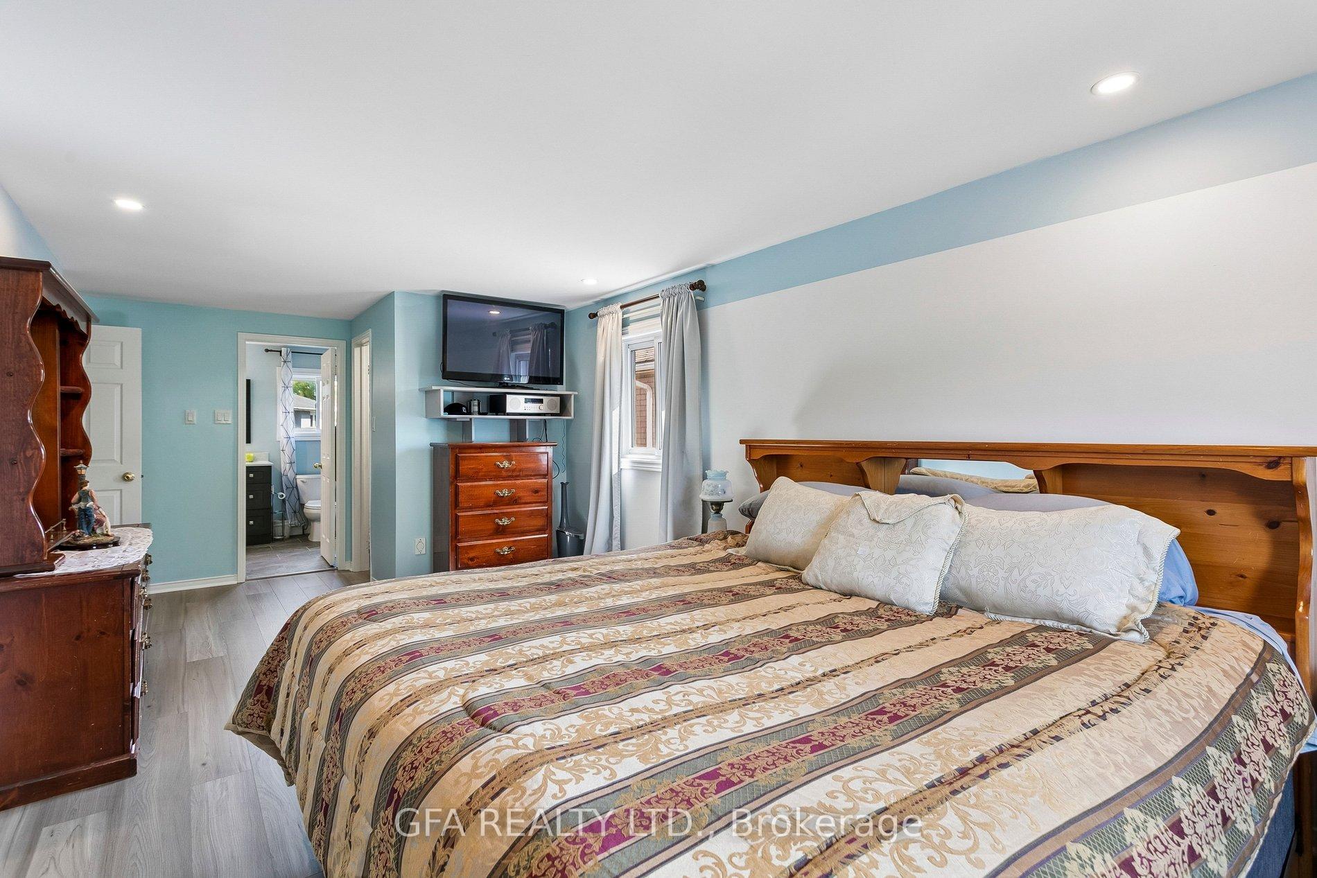 Photo 35 of 3220 Turnstone Crescent, Mississauga, Erin Mills — HOMEH