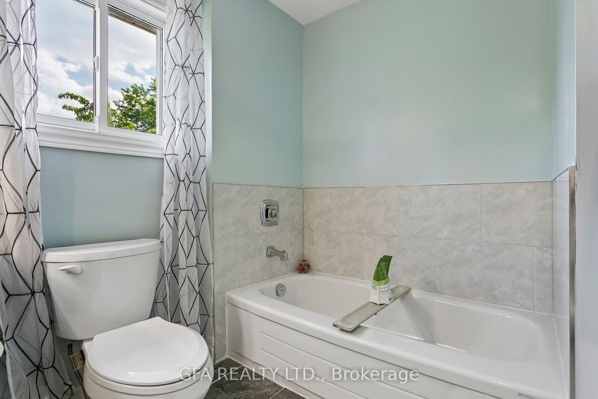 Photo 37 of 3220 Turnstone Crescent, Mississauga, Erin Mills — HOMEH