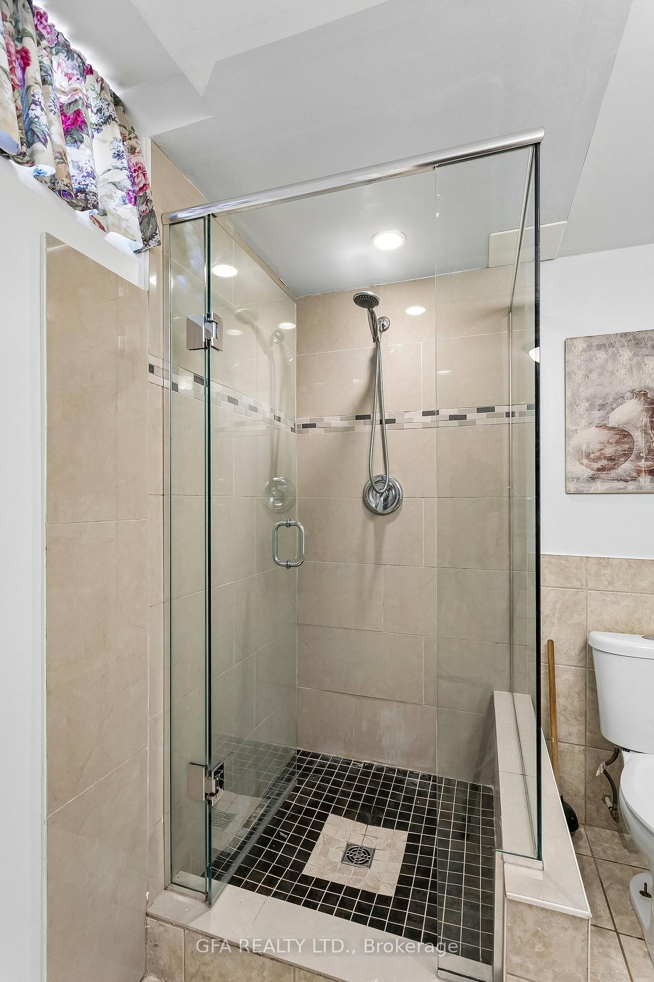 Photo 44 of 3220 Turnstone Crescent, Mississauga, Erin Mills — HOMEH