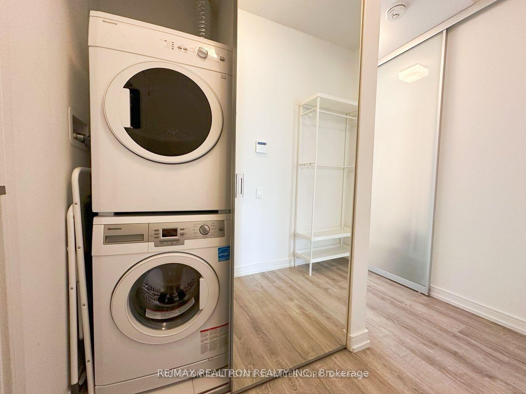 Photo 6 of Unit 1002, 28 Wellesley Street E, Toronto, Church-Yonge Corridor — HOMEH