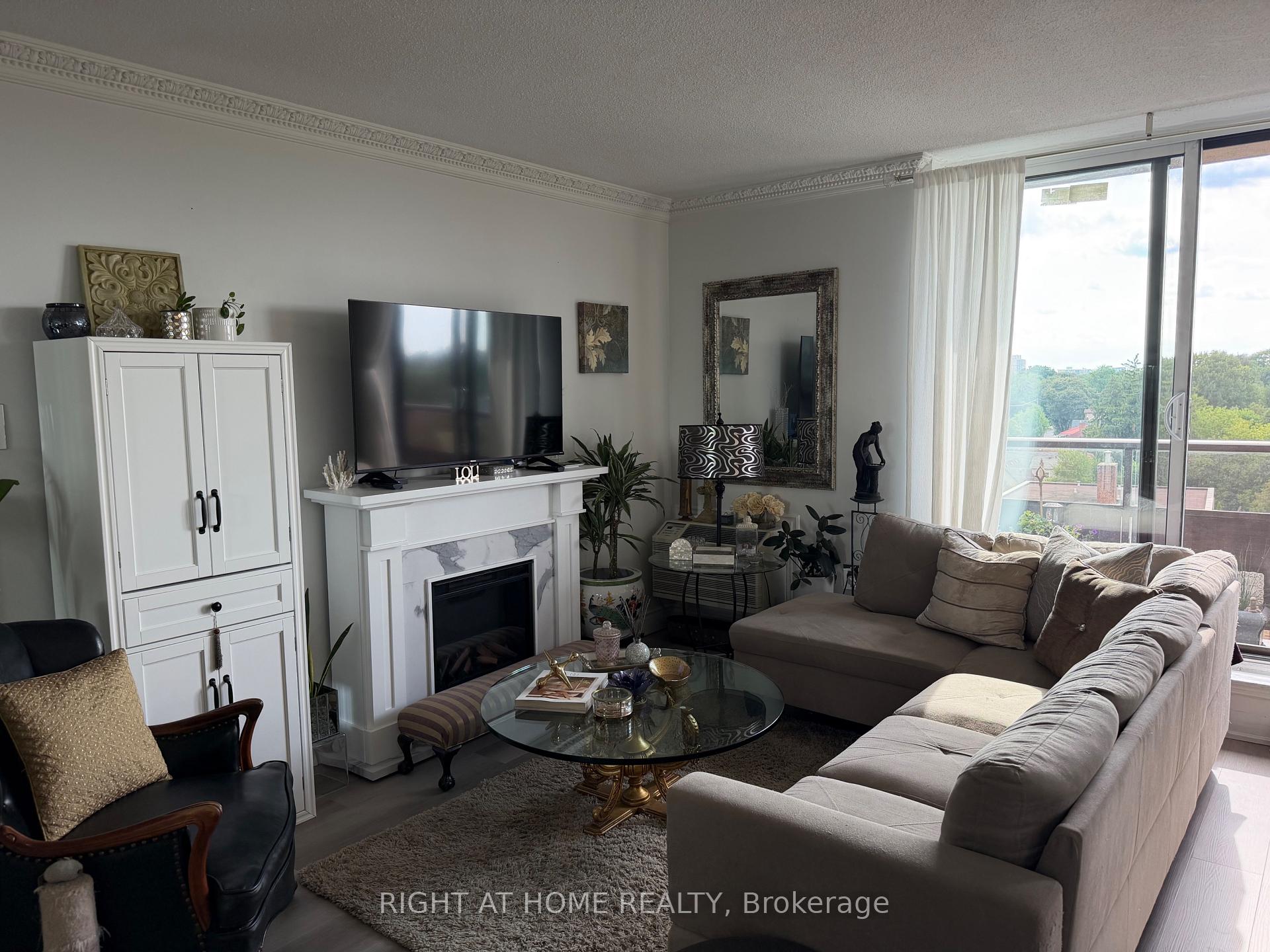 Photo 8 of Unit 706, 1881 Jane Street, Toronto, Yonge-Eglinton — HOMEH