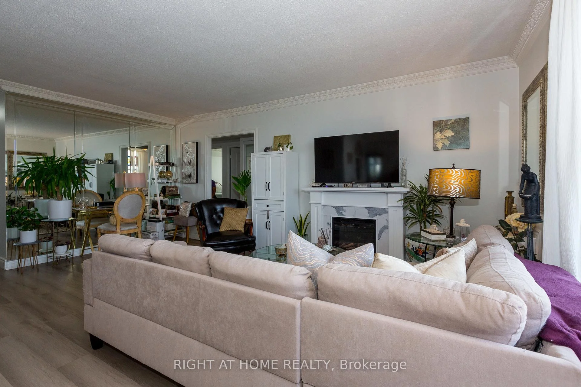 Photo 5 of Unit 706, 1881 Jane Street, Toronto, Yonge-Eglinton — HOMEH