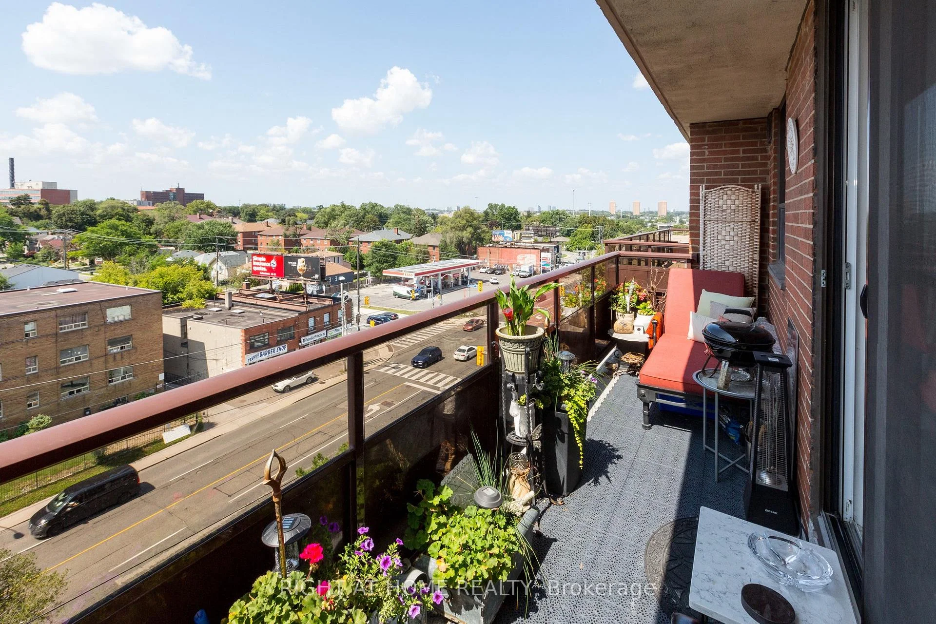 Photo 9 of Unit 706, 1881 Jane Street, Toronto, Yonge-Eglinton — HOMEH