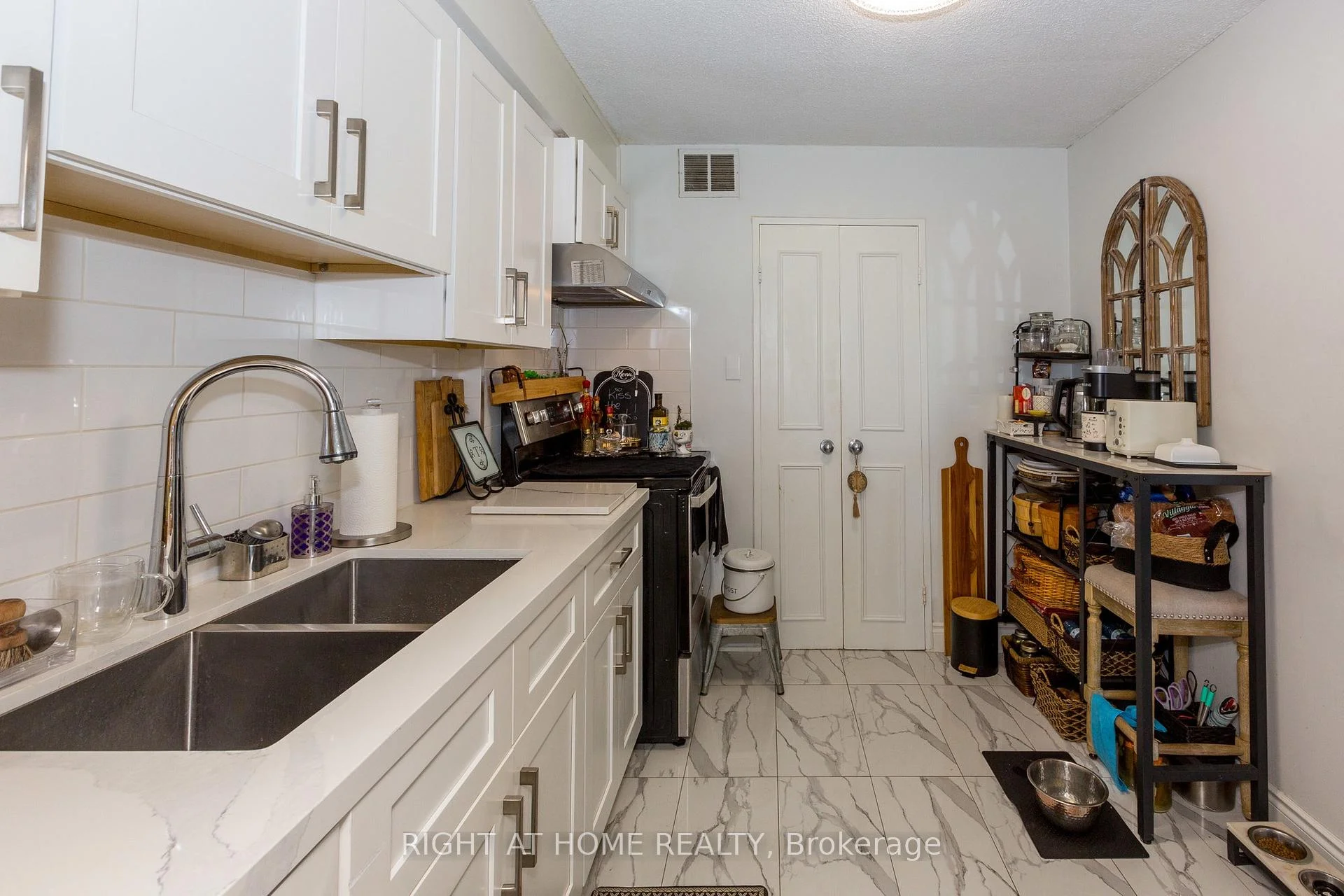 Photo 19 of Unit 706, 1881 Jane Street, Toronto, Yonge-Eglinton — HOMEH
