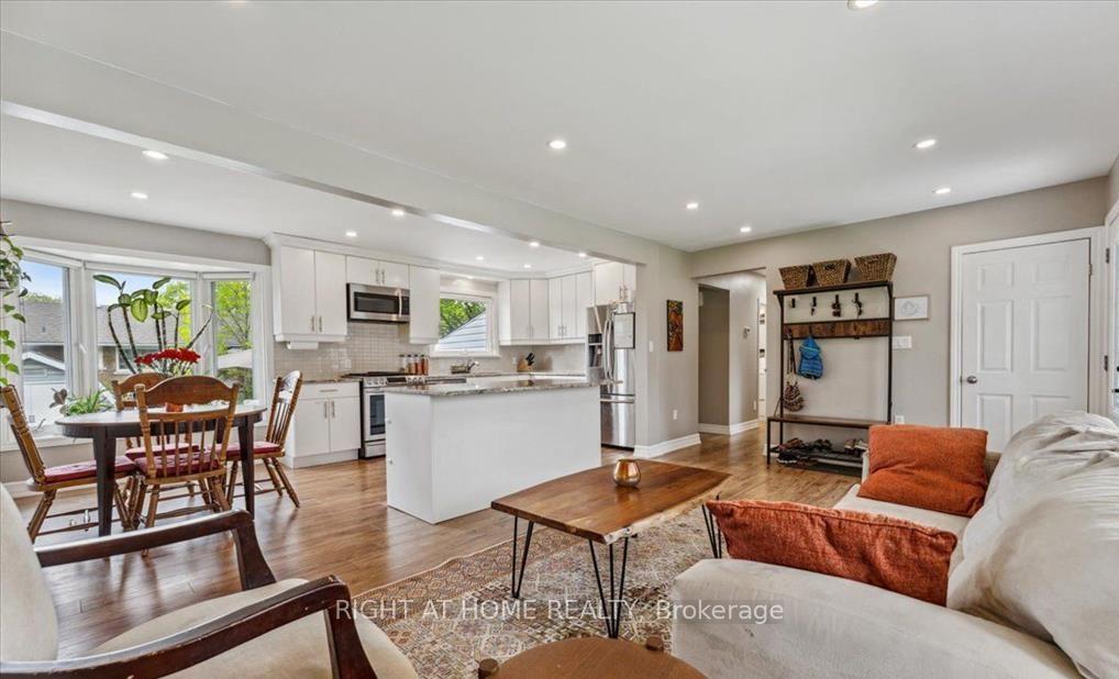 Photo 4 of 21 Kilbourne Crescent, St. Catharines, Bunting/Linwell — HOMEH