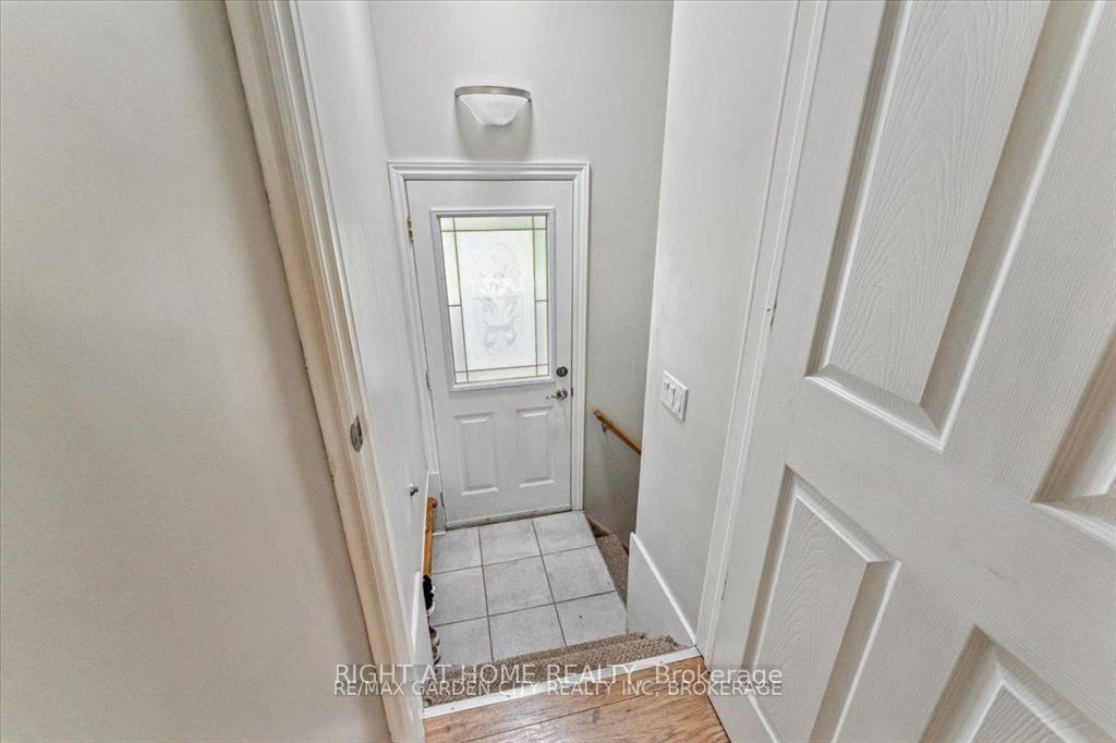 Photo 11 of 21 Kilbourne Crescent, St. Catharines, Bunting/Linwell — HOMEH
