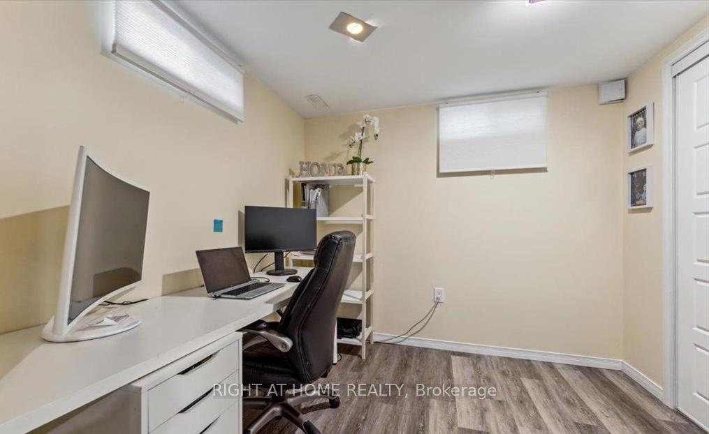 Photo 12 of 21 Kilbourne Crescent, St. Catharines, Bunting/Linwell — HOMEH