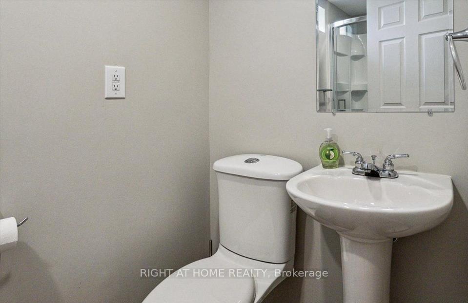 Photo 15 of 21 Kilbourne Crescent, St. Catharines, Bunting/Linwell — HOMEH