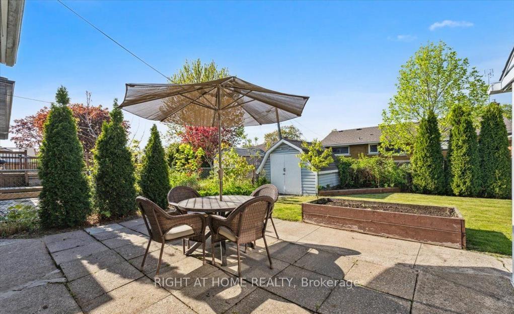 Photo 18 of 21 Kilbourne Crescent, St. Catharines, Bunting/Linwell — HOMEH