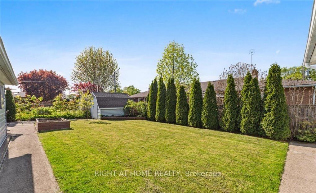Photo 20 of 21 Kilbourne Crescent, St. Catharines, Bunting/Linwell — HOMEH