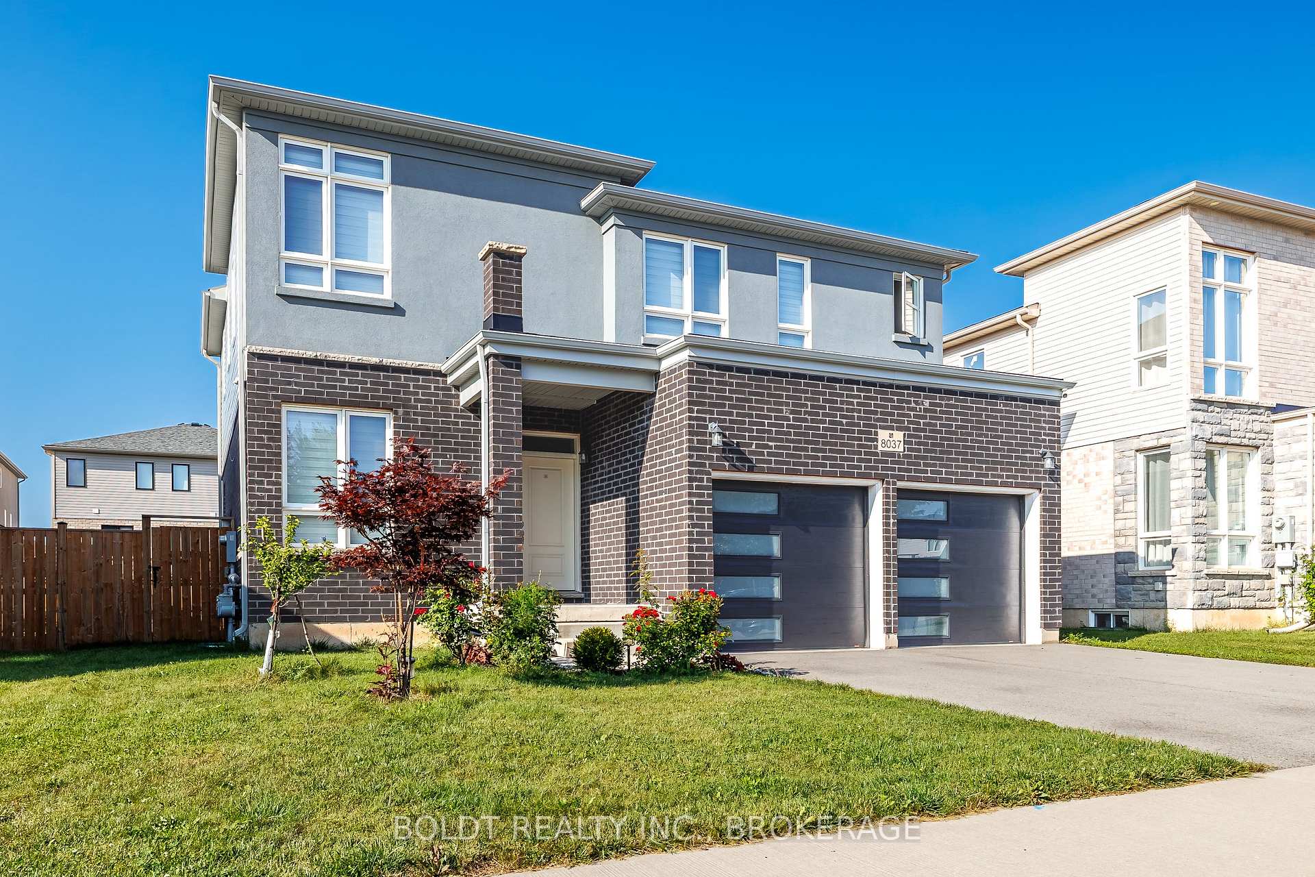 Photo 3 of 8037 Brookside Drive, Niagara Falls, Ascot — HOMEH