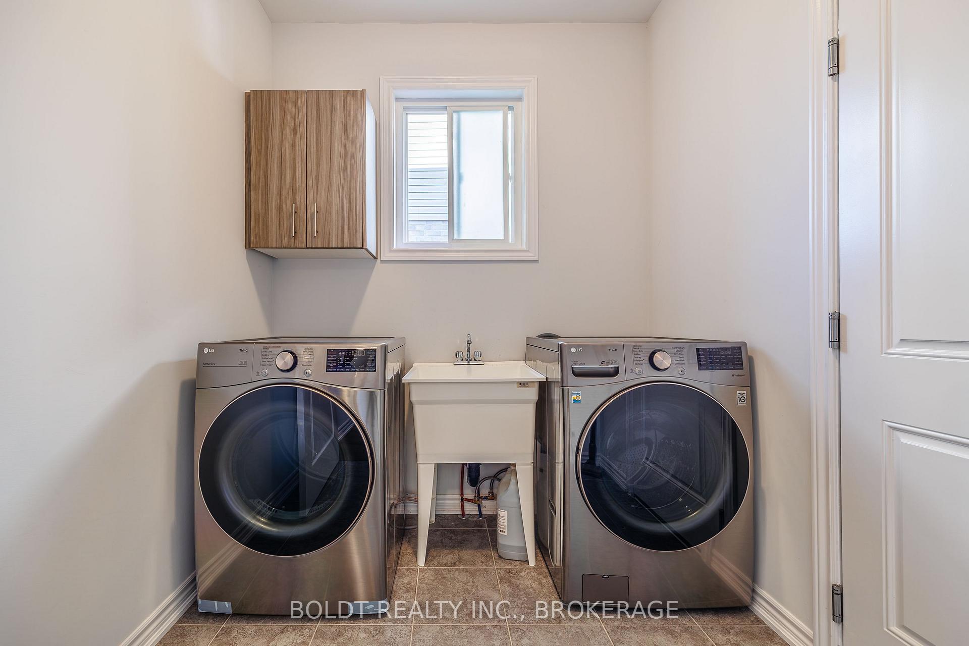 Photo 13 of 8037 Brookside Drive, Niagara Falls, Ascot — HOMEH