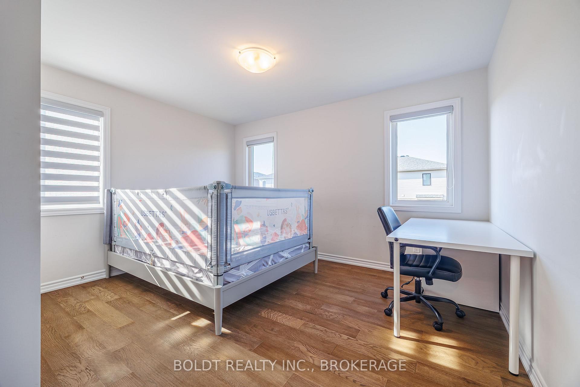 Photo 14 of 8037 Brookside Drive, Niagara Falls, Ascot — HOMEH