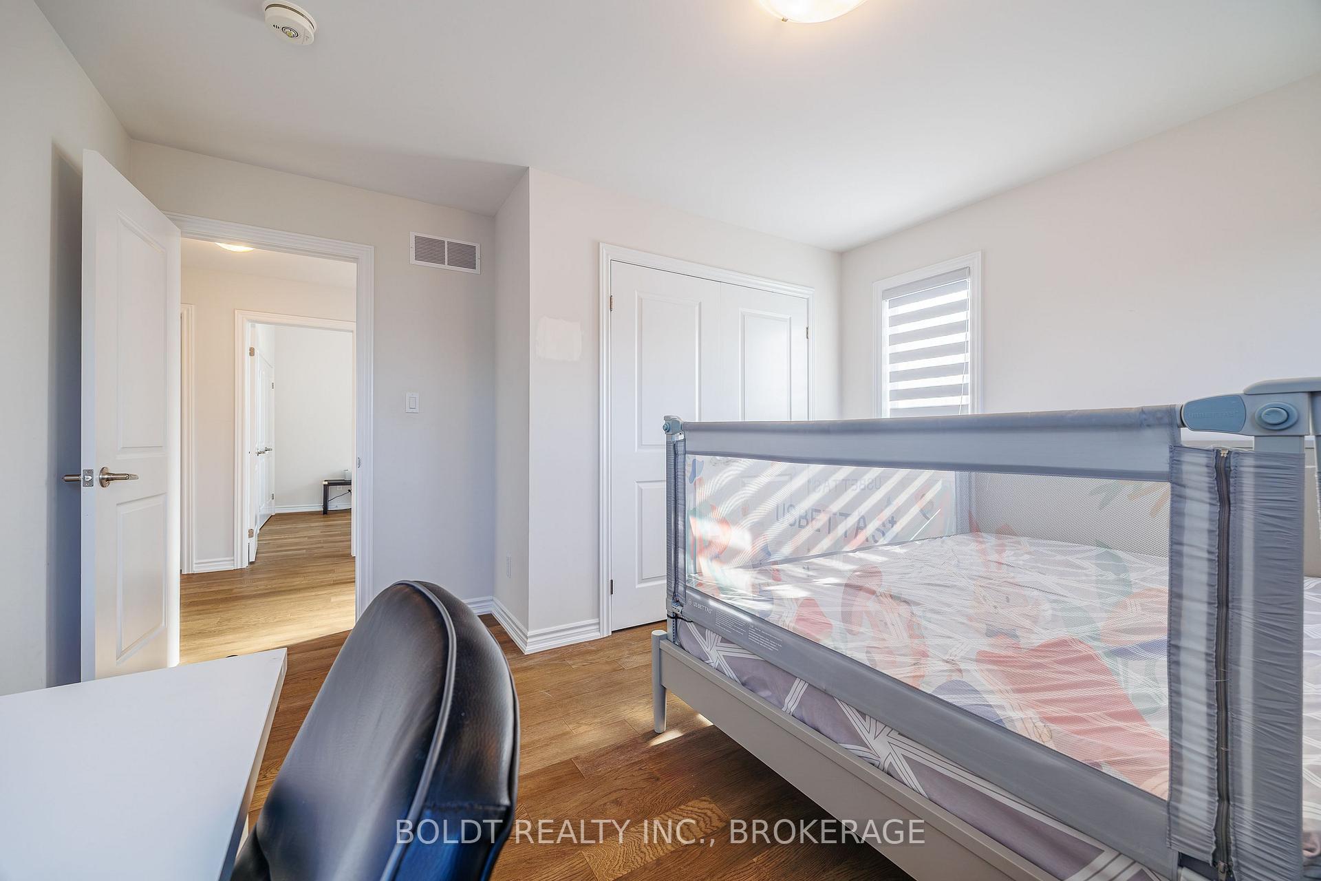 Photo 15 of 8037 Brookside Drive, Niagara Falls, Ascot — HOMEH