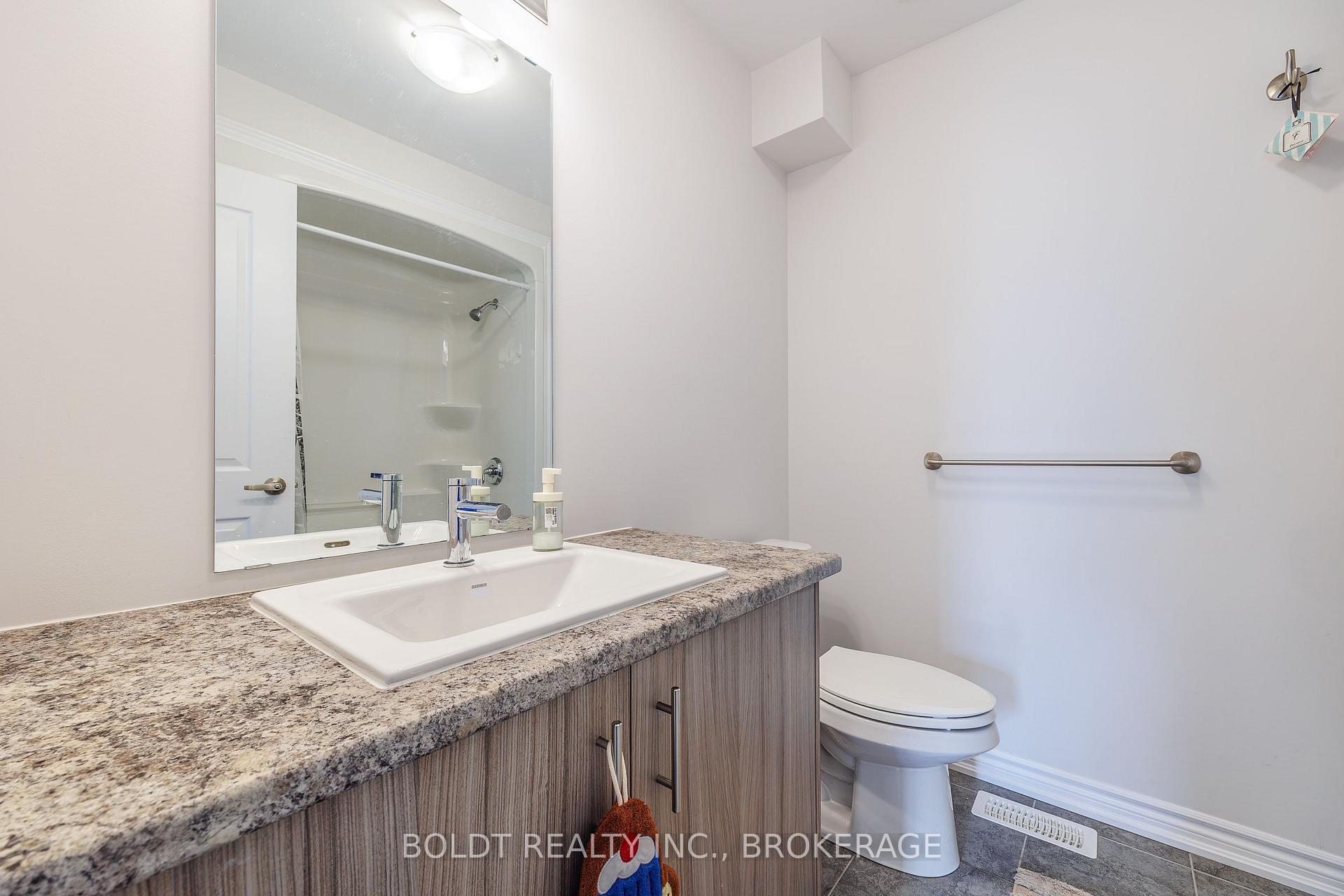Photo 21 of 8037 Brookside Drive, Niagara Falls, Ascot — HOMEH