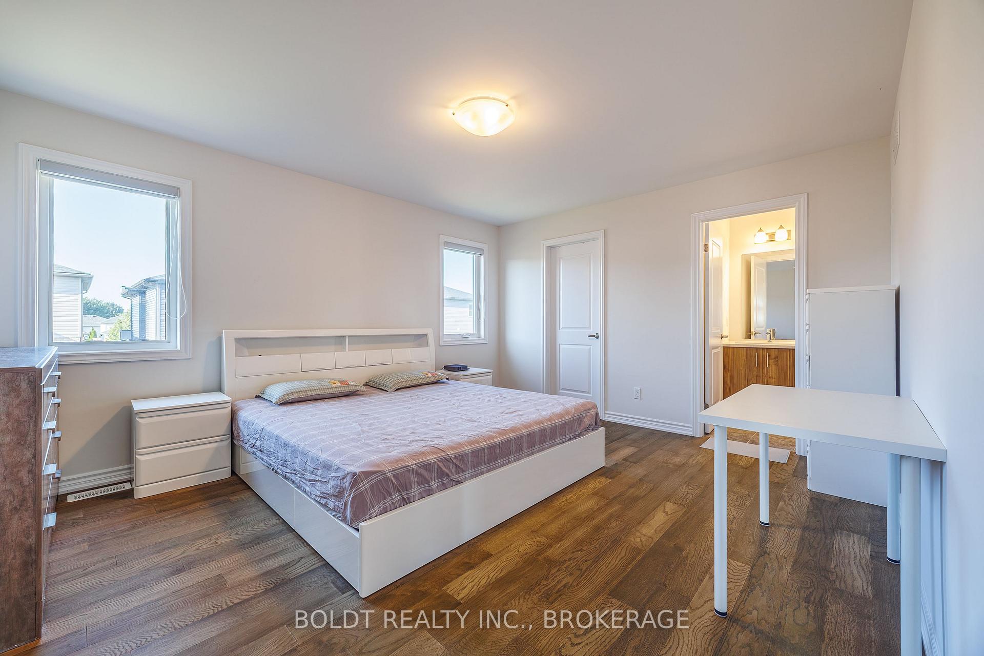 Photo 23 of 8037 Brookside Drive, Niagara Falls, Ascot — HOMEH