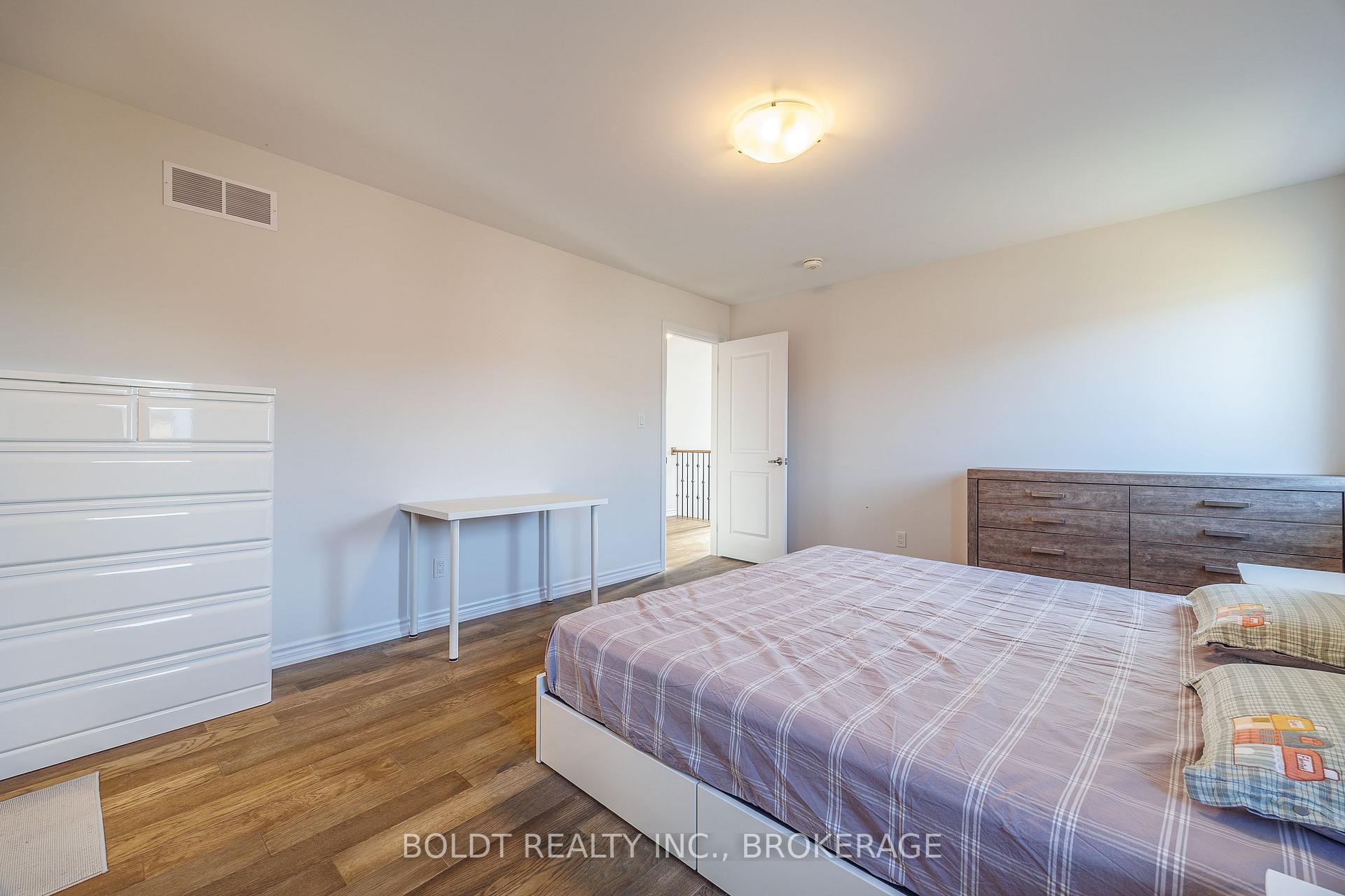 Photo 24 of 8037 Brookside Drive, Niagara Falls, Ascot — HOMEH