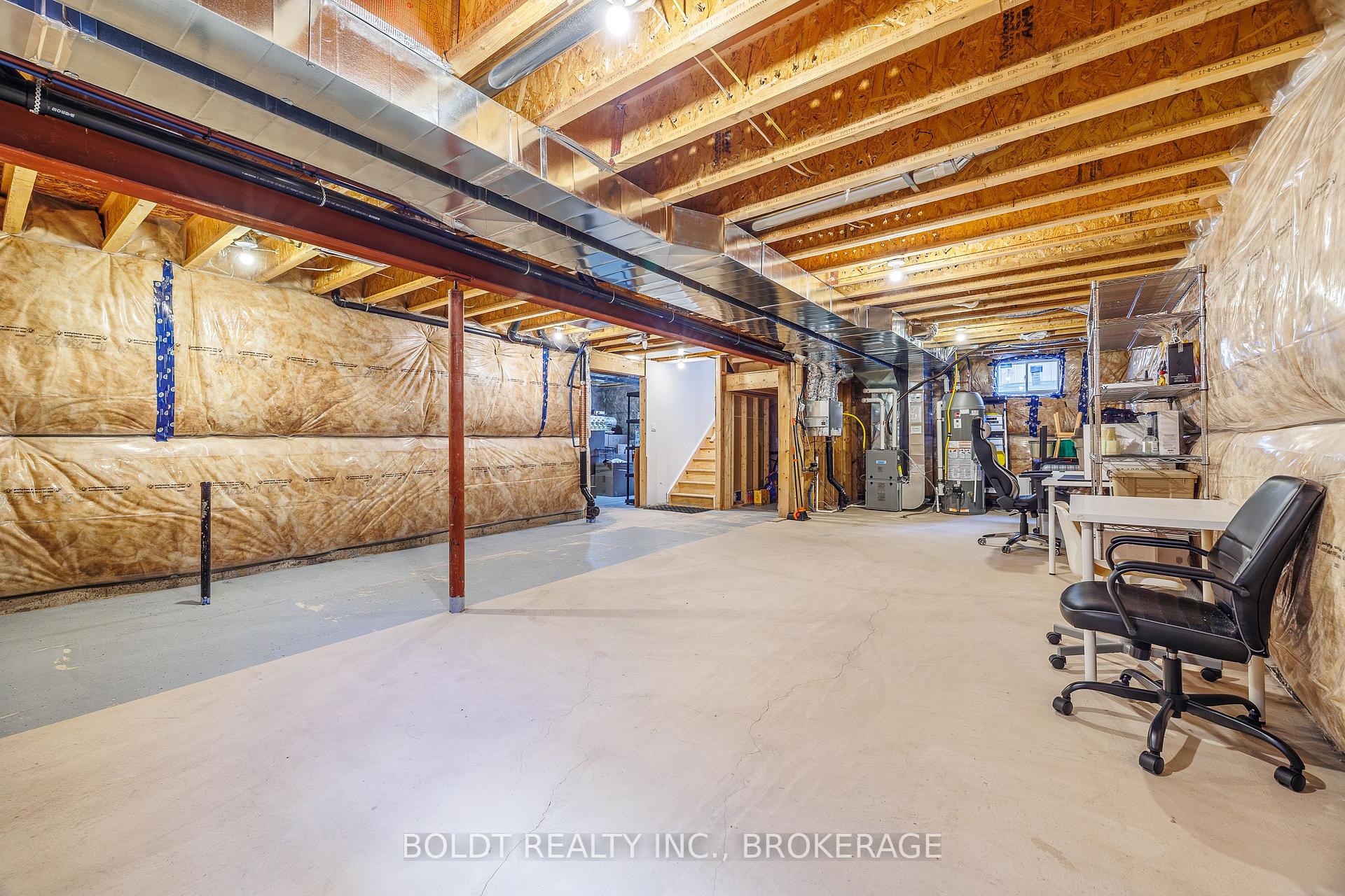 Photo 27 of 8037 Brookside Drive, Niagara Falls, Ascot — HOMEH