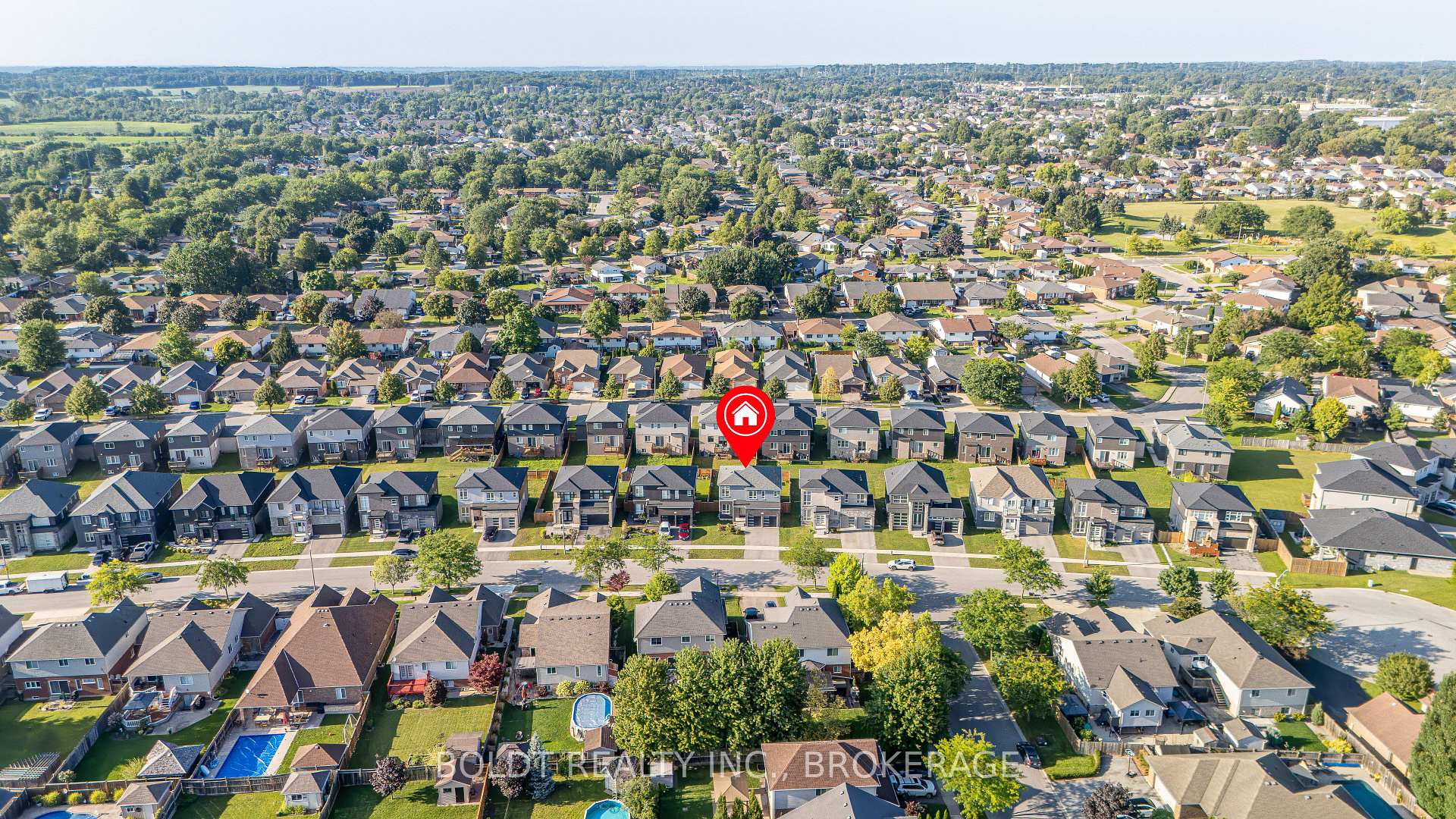 Photo 37 of 8037 Brookside Drive, Niagara Falls, Ascot — HOMEH