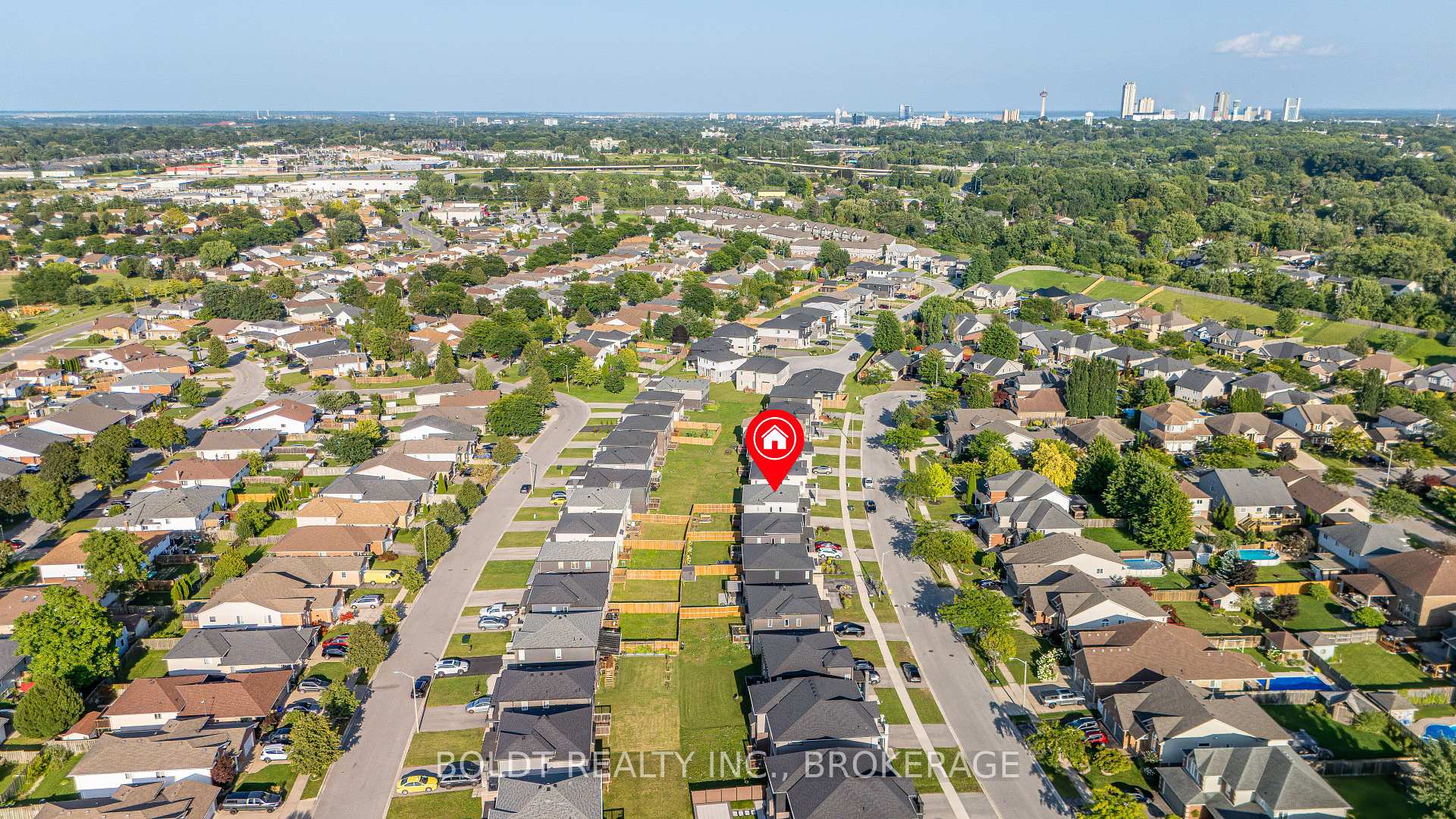 Photo 39 of 8037 Brookside Drive, Niagara Falls, Ascot — HOMEH