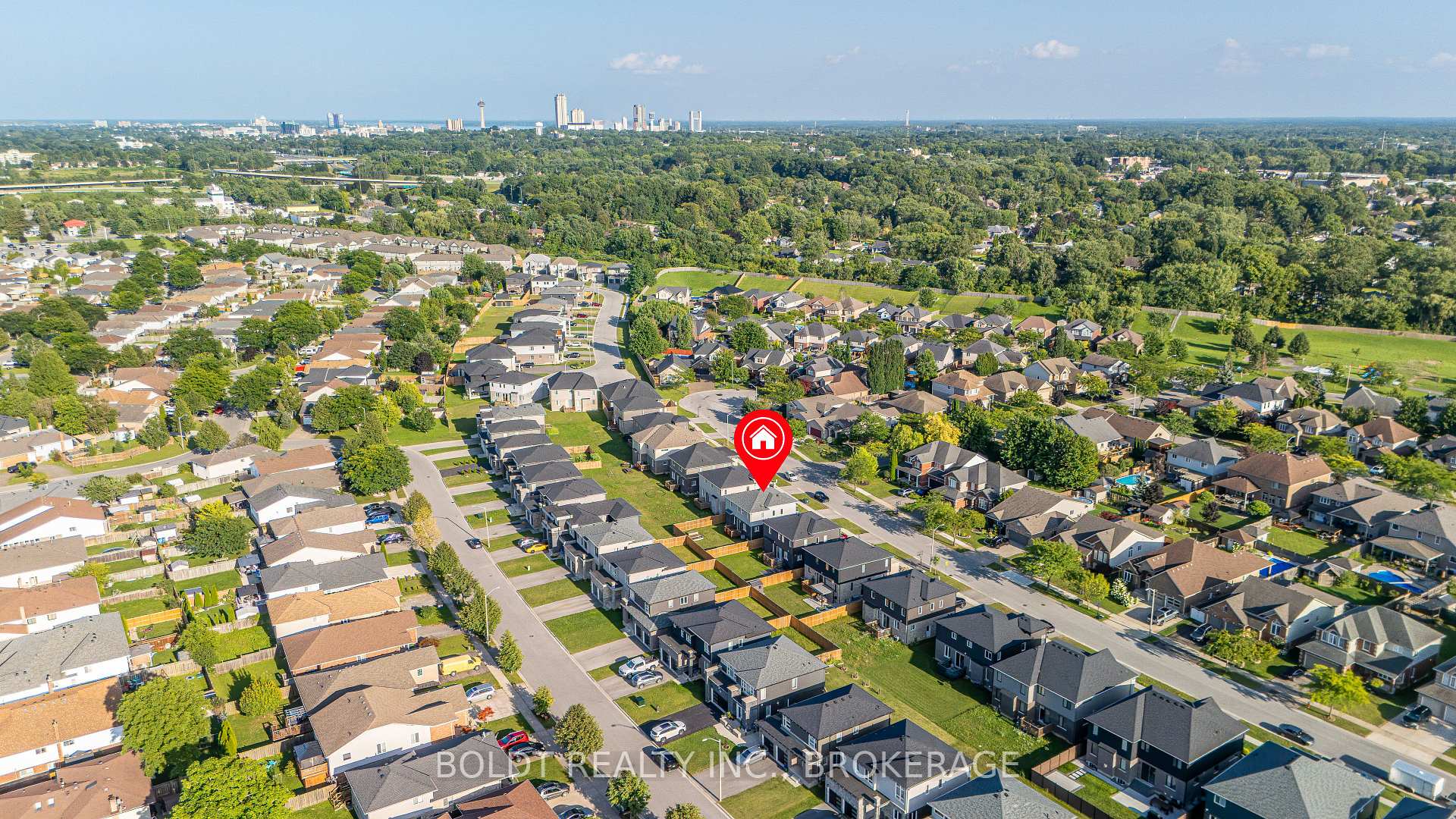 Photo 40 of 8037 Brookside Drive, Niagara Falls, Ascot — HOMEH