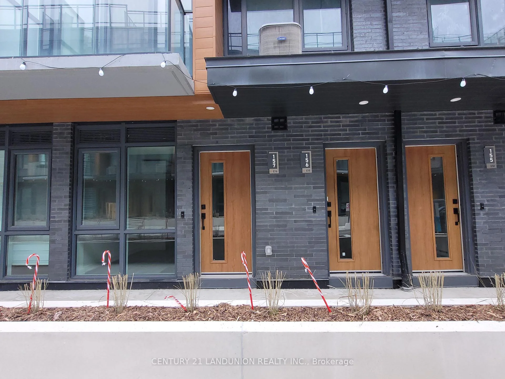 Photo 2 of Unit 157, 67 Curlew Drive, North York, Parkwoods-Donalda — HOMEH