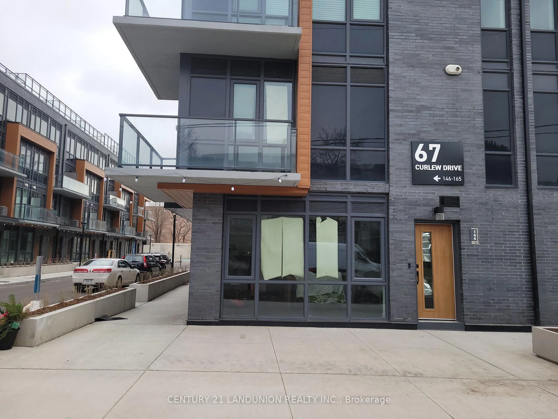 Photo 3 of Unit 157, 67 Curlew Drive, North York, Parkwoods-Donalda — HOMEH