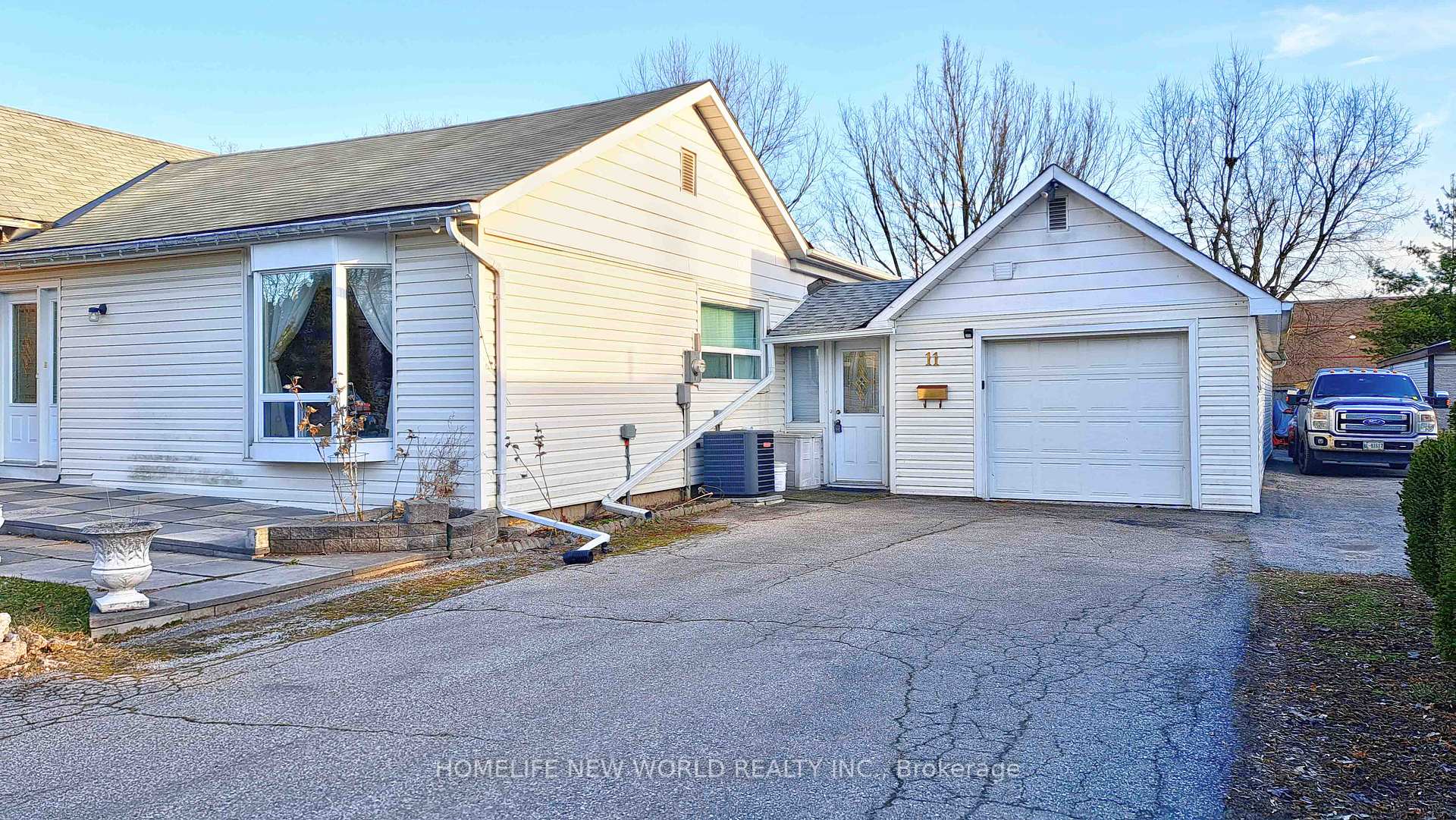 Photo 1 of 11 Riverglen Drive, Georgina, Keswick South — HOMEH