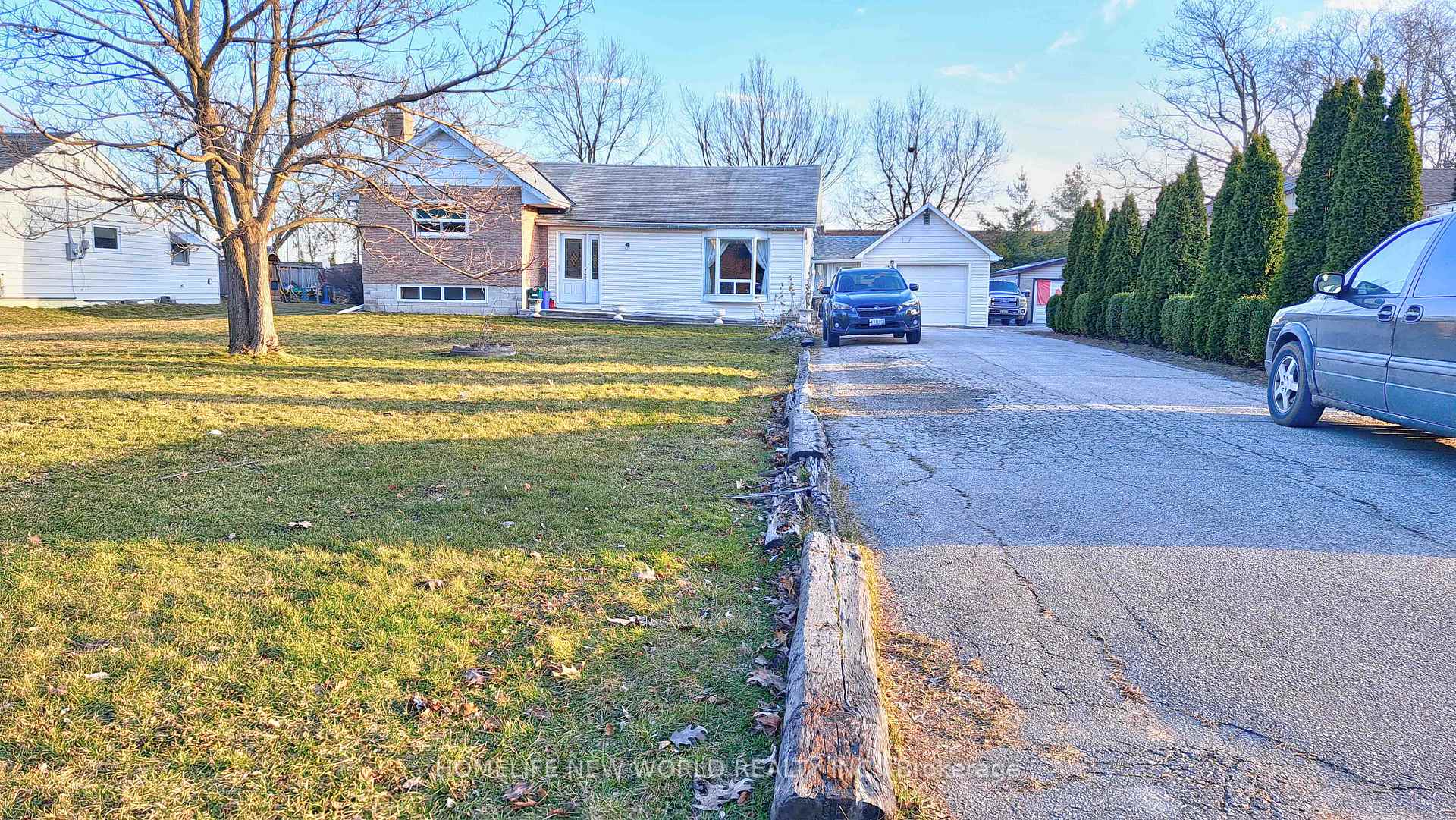 Photo 3 of 11 Riverglen Drive, Georgina, Keswick South — HOMEH