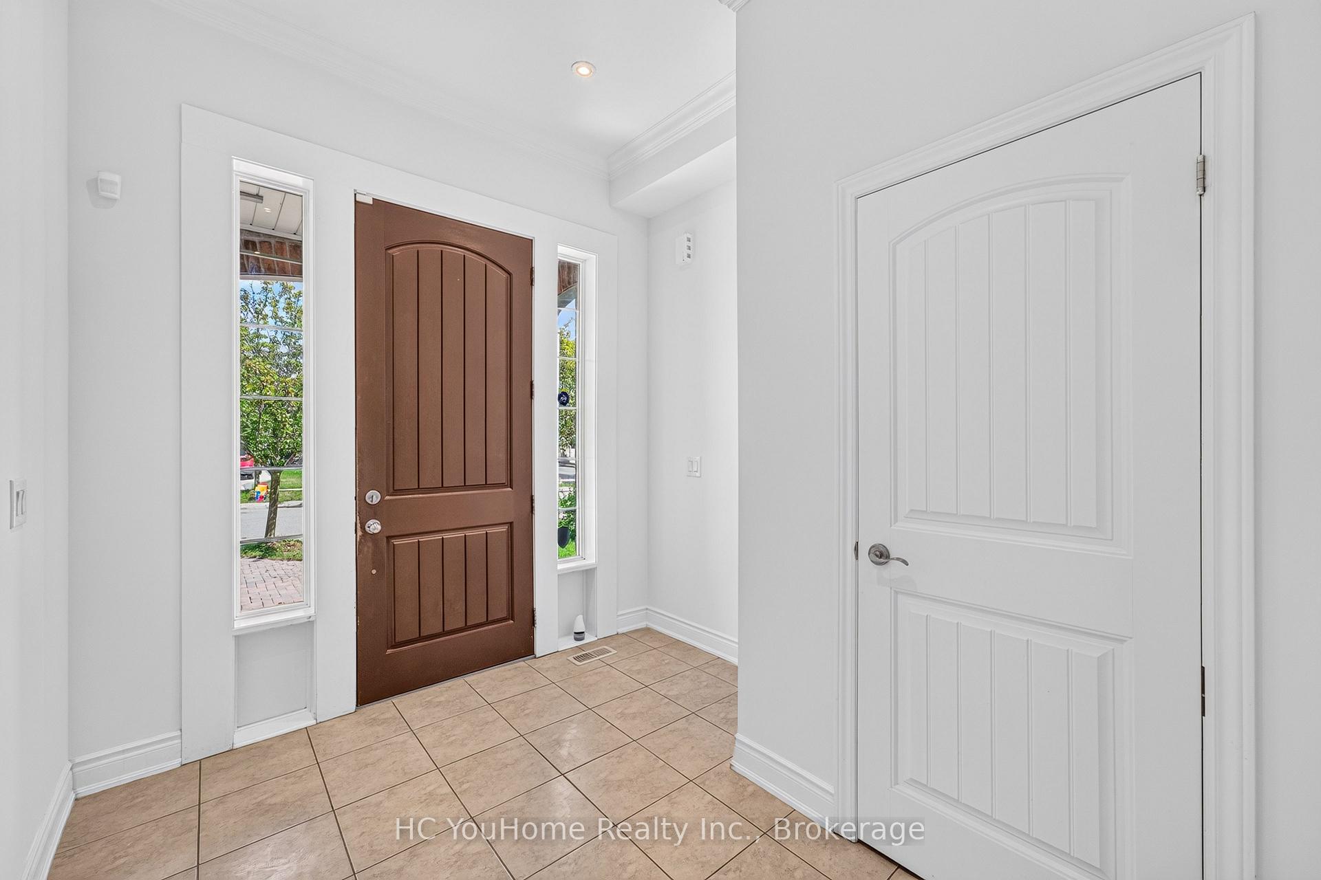 Photo 3 of 112 Lacewood Drive, Richmond Hill, Westbrook — HOMEH
