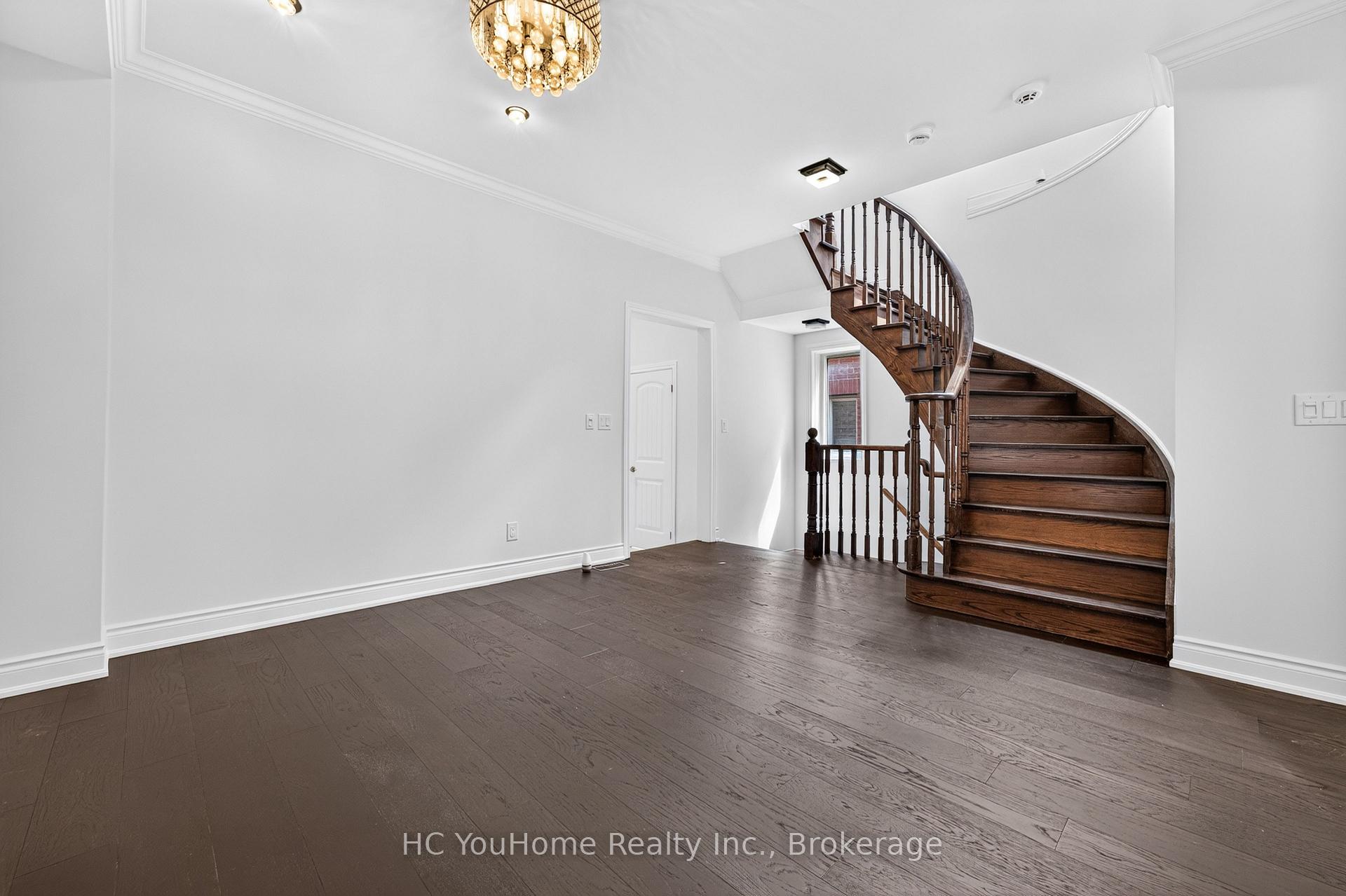 Photo 8 of 112 Lacewood Drive, Richmond Hill, Westbrook — HOMEH