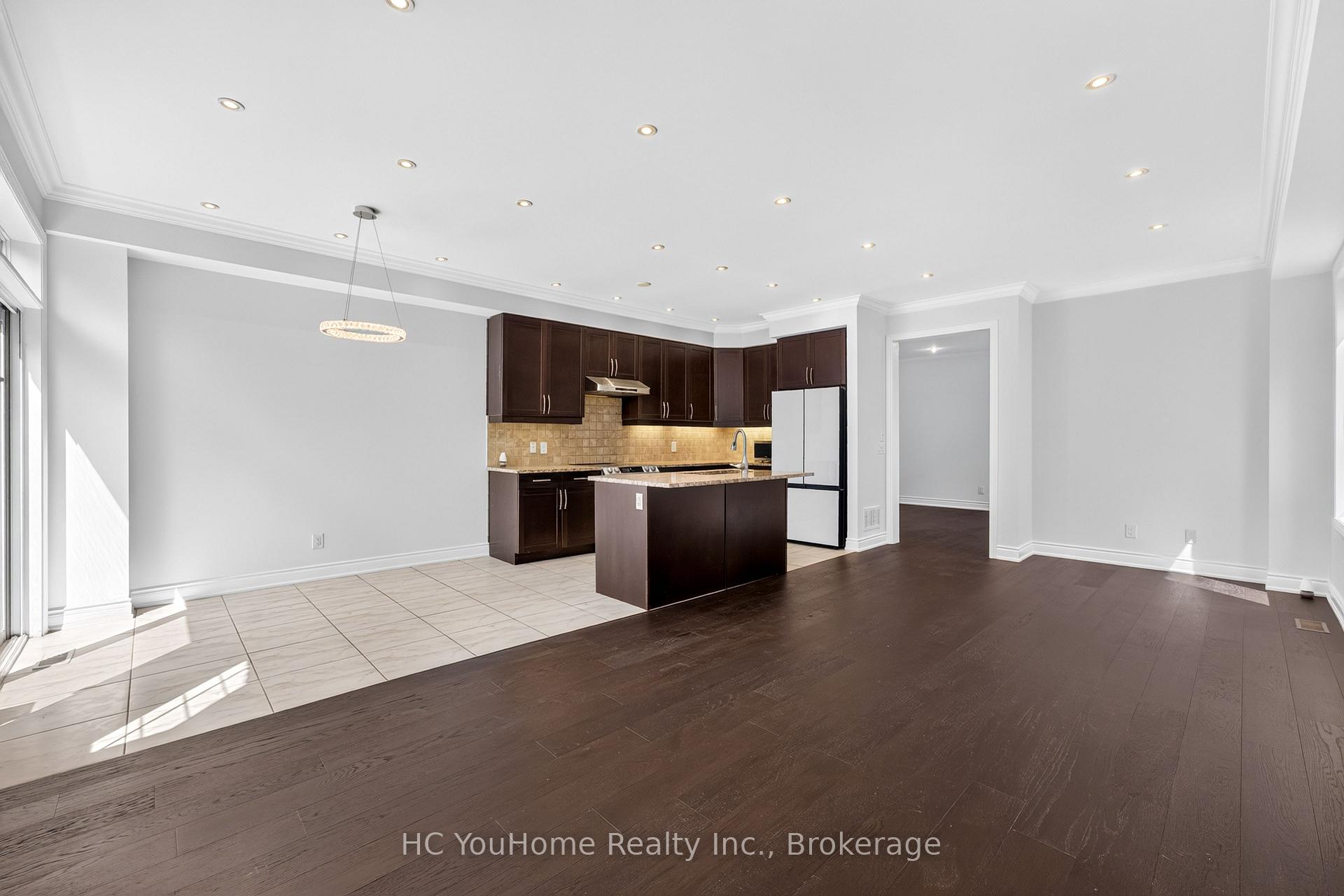 Photo 15 of 112 Lacewood Drive, Richmond Hill, Westbrook — HOMEH