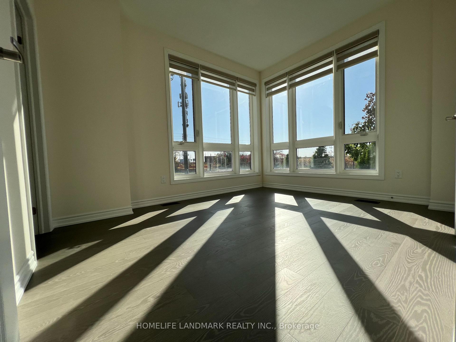 Photo 4 of 2 Concetta Conte Avenue, Markham, Victoria Square — HOMEH
