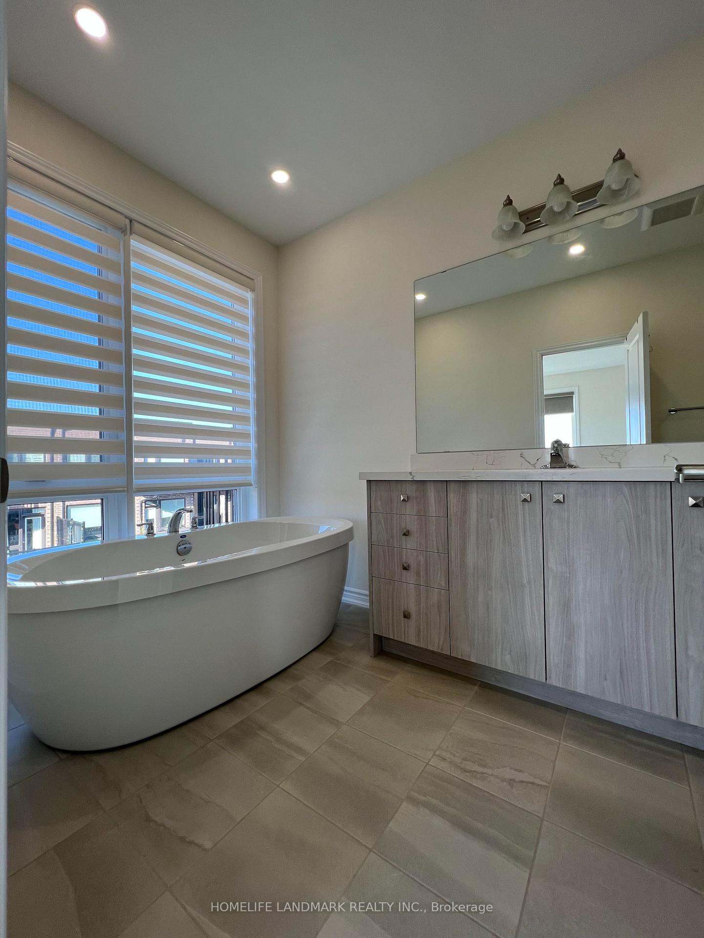 Photo 12 of 2 Concetta Conte Avenue, Markham, Victoria Square — HOMEH