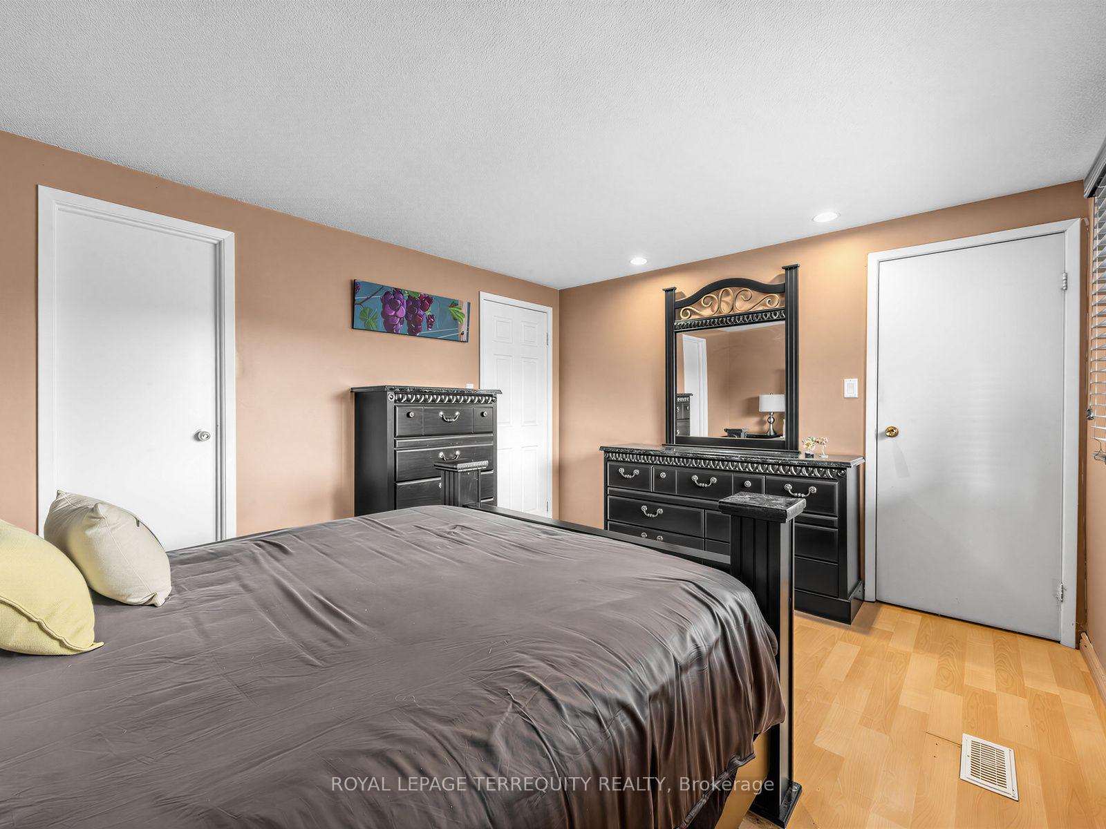 Photo 21 of Unit 19, 1330 Trowbridge Drive, Oshawa, Centennial — HOMEH
