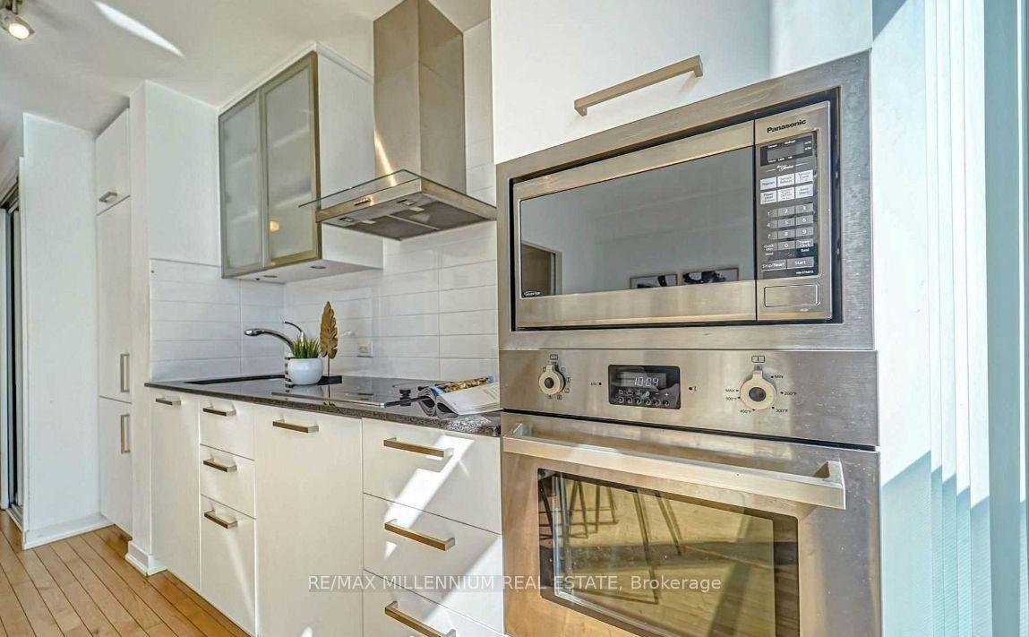 Front of Unit 3612, 14 York Street