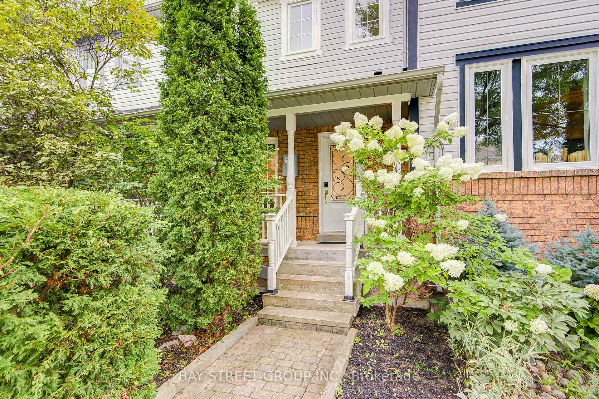 Photo 3 of 5 Luxton Avenue, Aurora, Bayview Wellington — HOMEH