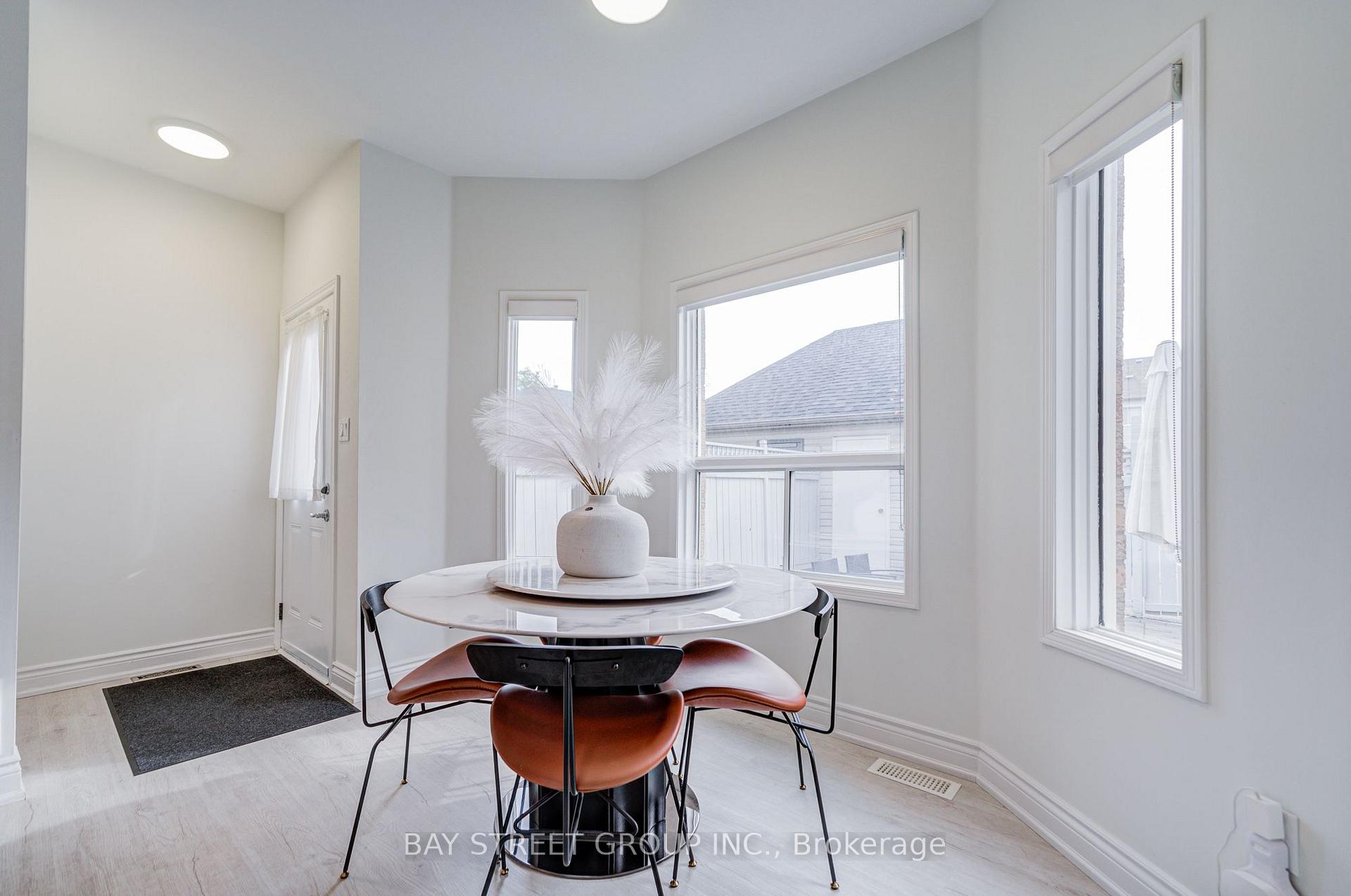 Photo 18 of 5 Luxton Avenue, Aurora, Bayview Wellington — HOMEH