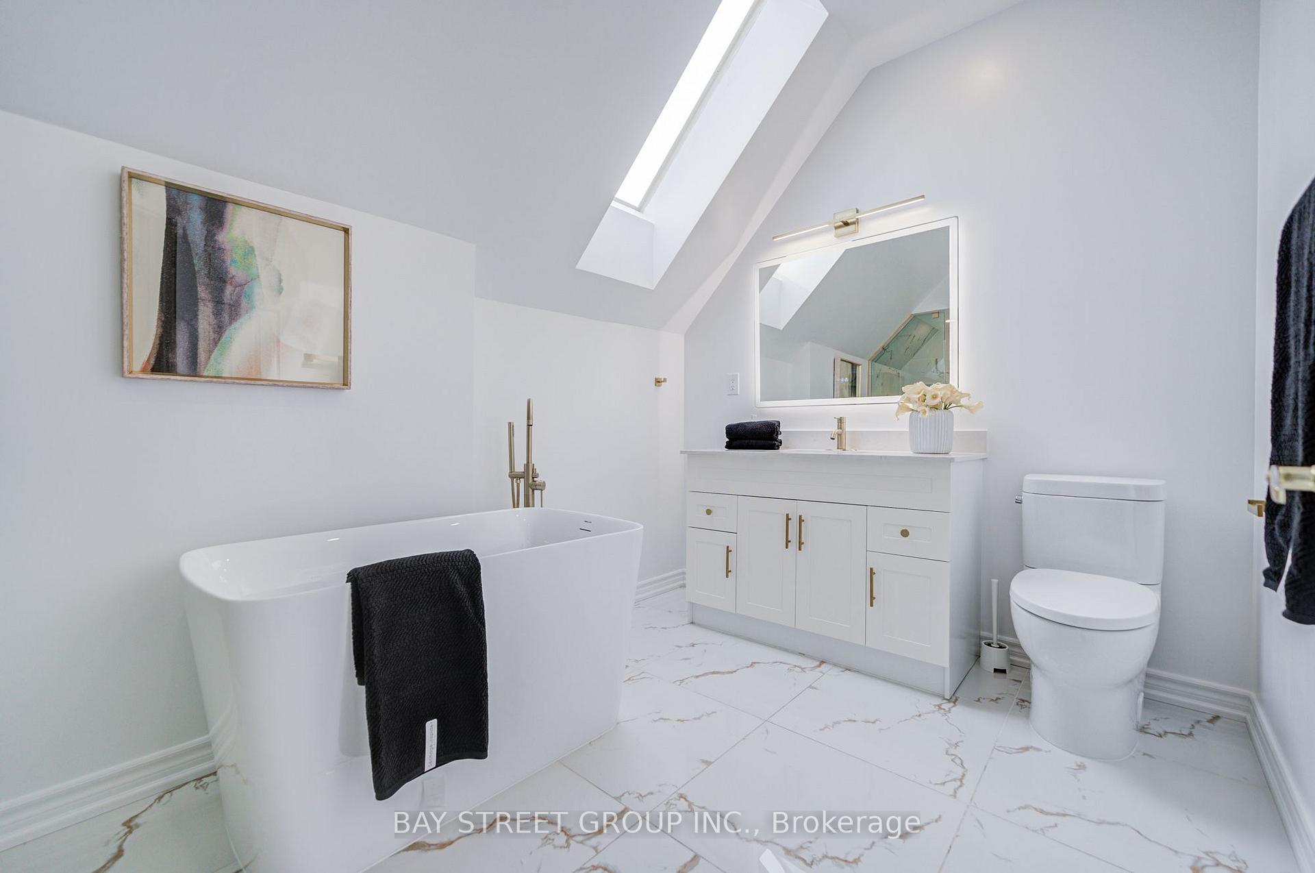 Photo 23 of 5 Luxton Avenue, Aurora, Bayview Wellington — HOMEH