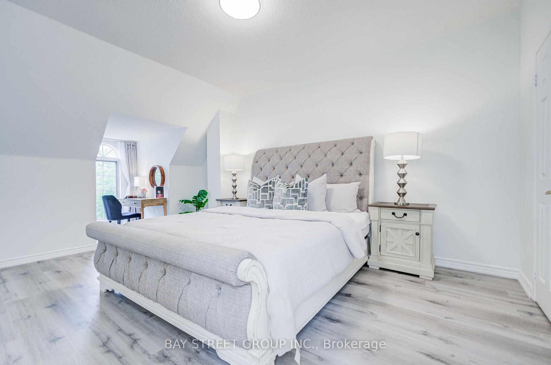 Photo 31 of 5 Luxton Avenue, Aurora, Bayview Wellington — HOMEH
