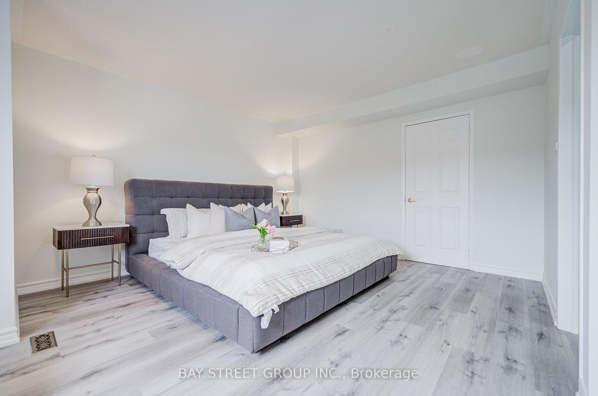 Photo 40 of 5 Luxton Avenue, Aurora, Bayview Wellington — HOMEH
