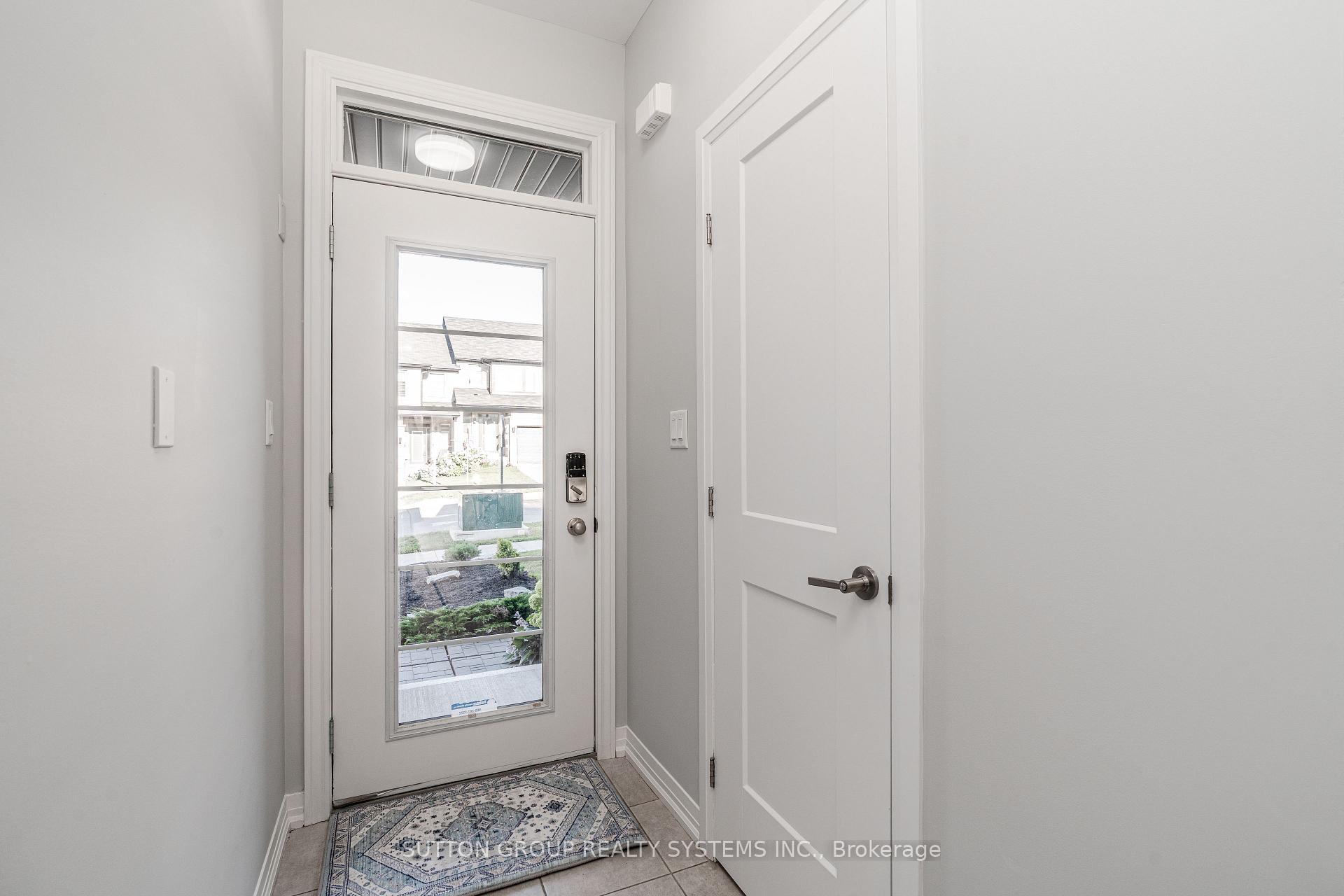 Photo 4 of 4008 Crown Street, Lincoln, Beamsville — HOMEH