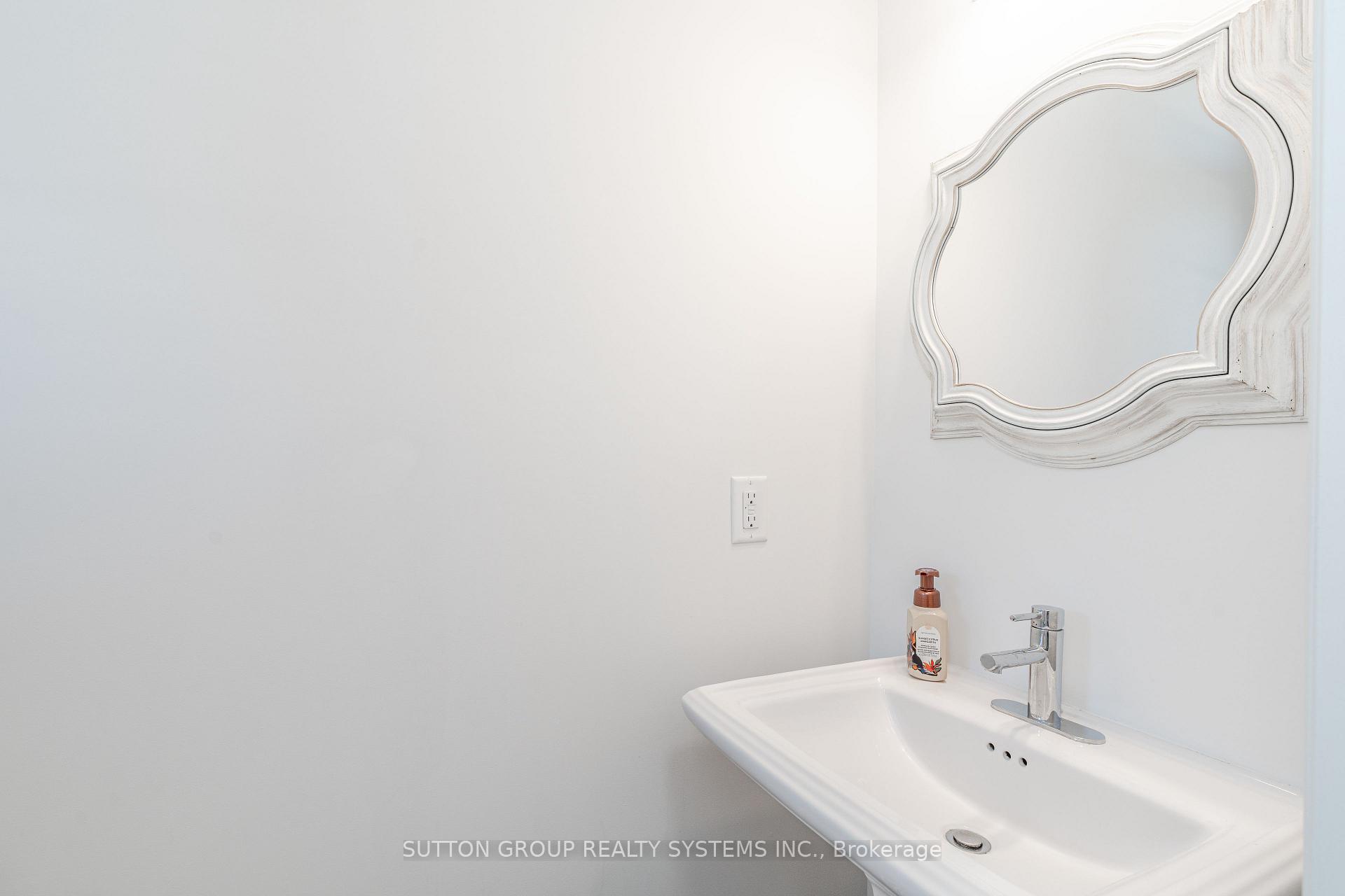 Photo 5 of 4008 Crown Street, Lincoln, Beamsville — HOMEH