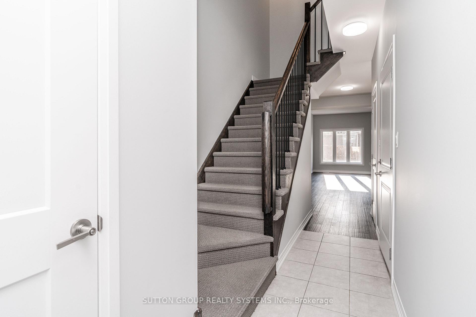 Photo 6 of 4008 Crown Street, Lincoln, Beamsville — HOMEH