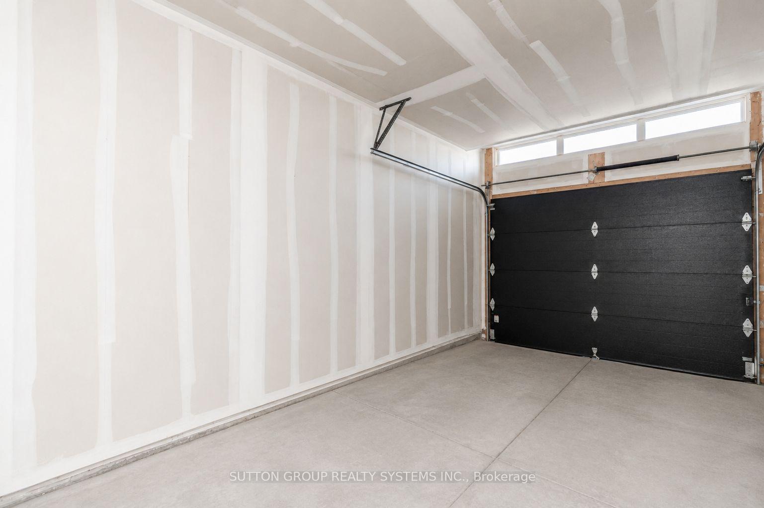 Photo 30 of 4008 Crown Street, Lincoln, Beamsville — HOMEH