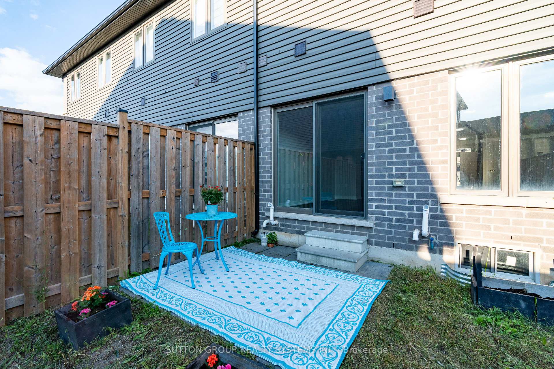 Photo 32 of 4008 Crown Street, Lincoln, Beamsville — HOMEH