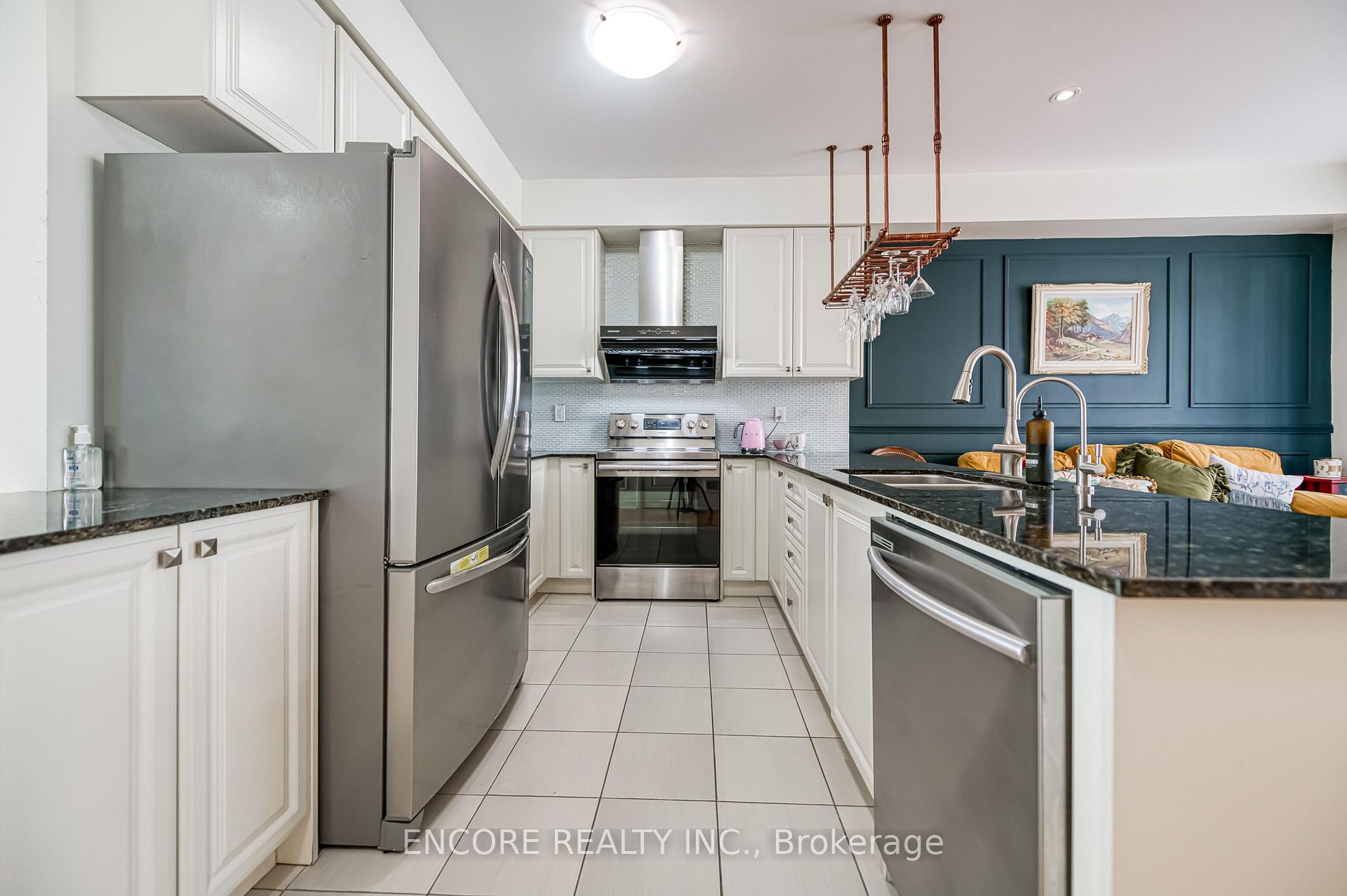 Photo 16 of 48 William Saville Street, Markham, Unionville — HOMEH