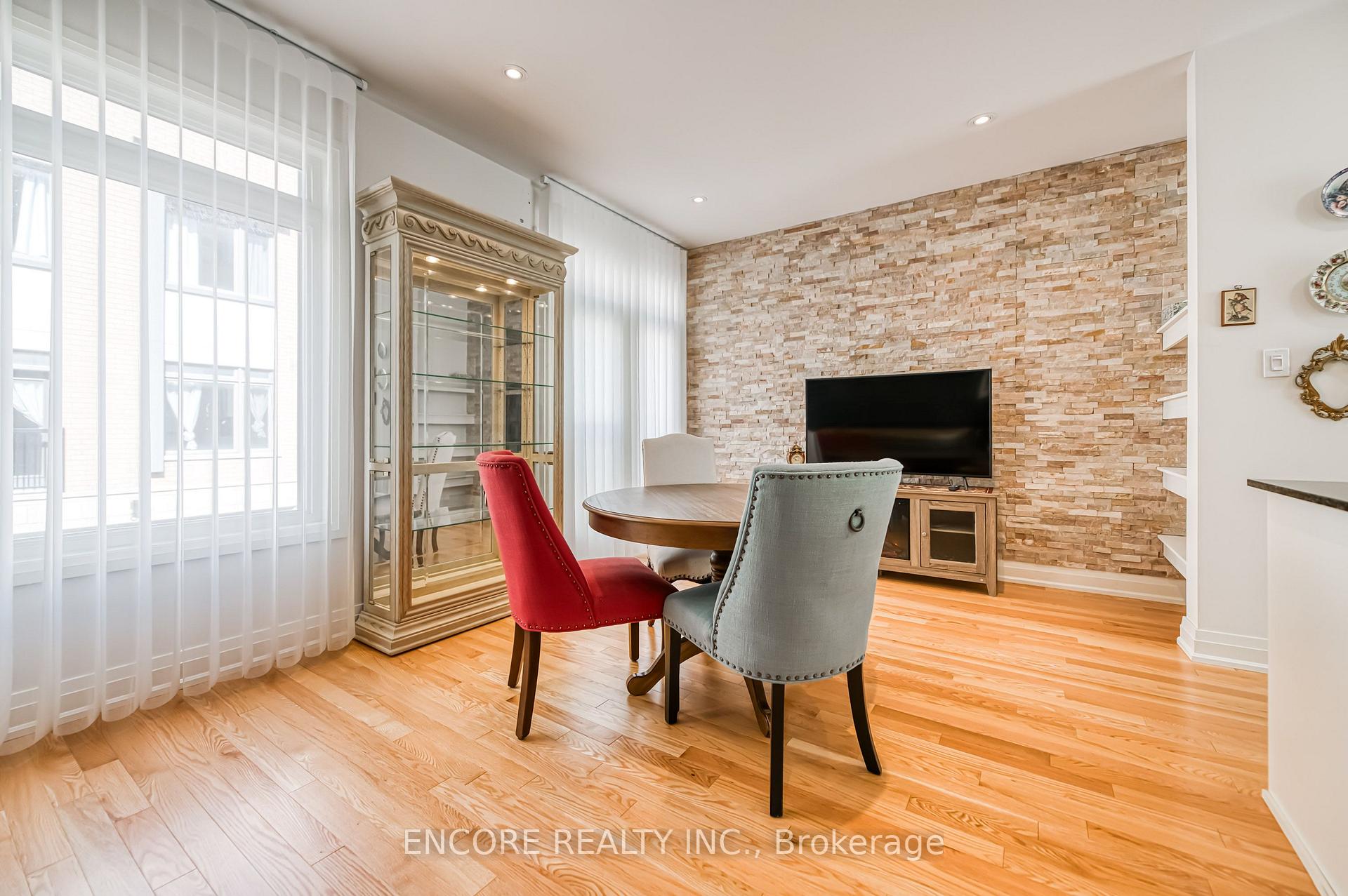 Photo 19 of 48 William Saville Street, Markham, Unionville — HOMEH