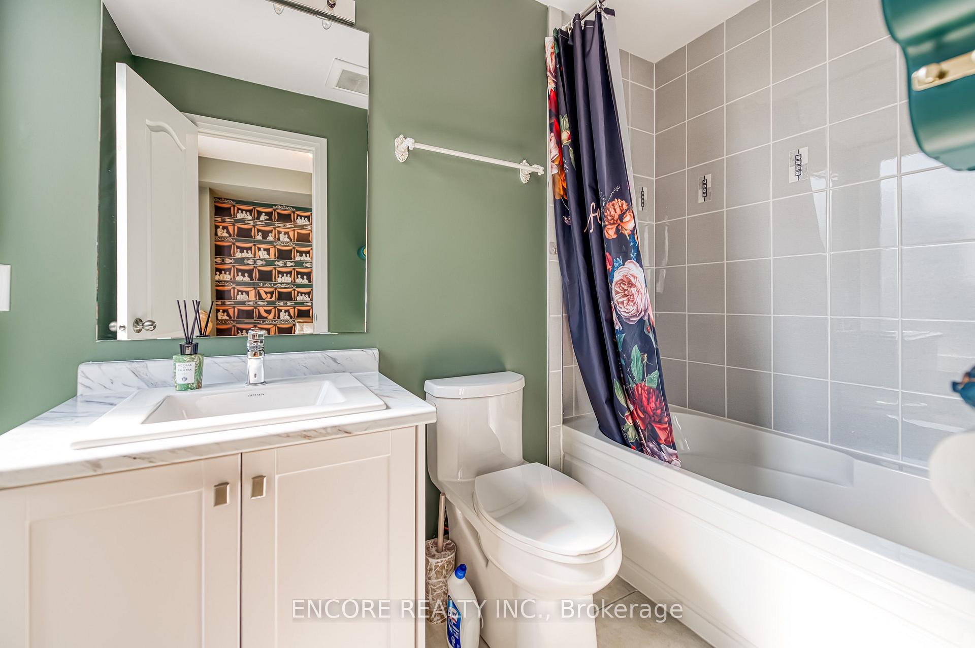 Photo 24 of 48 William Saville Street, Markham, Unionville — HOMEH