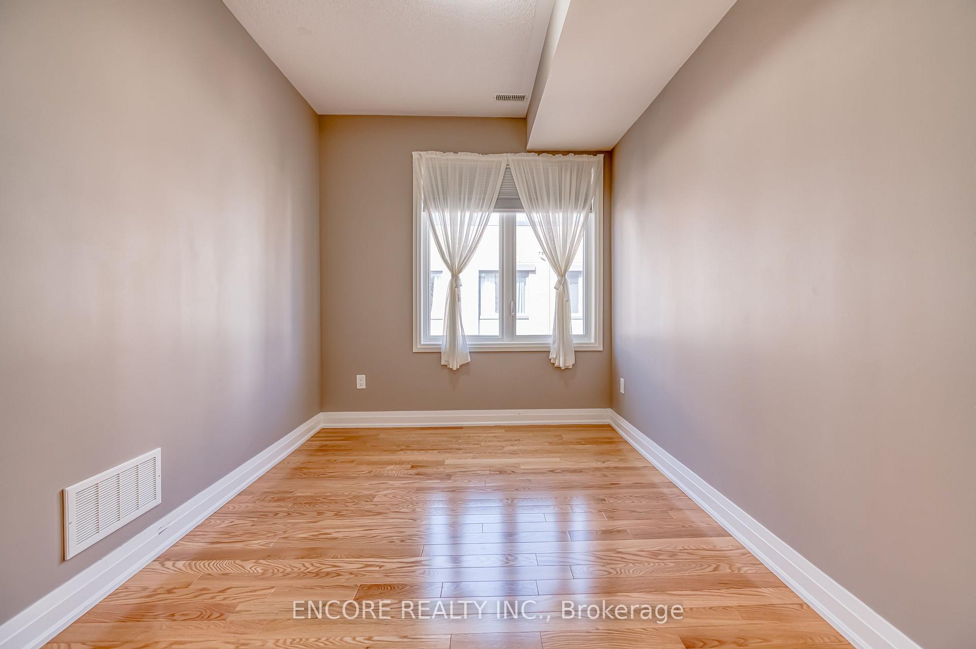 Photo 25 of 48 William Saville Street, Markham, Unionville — HOMEH
